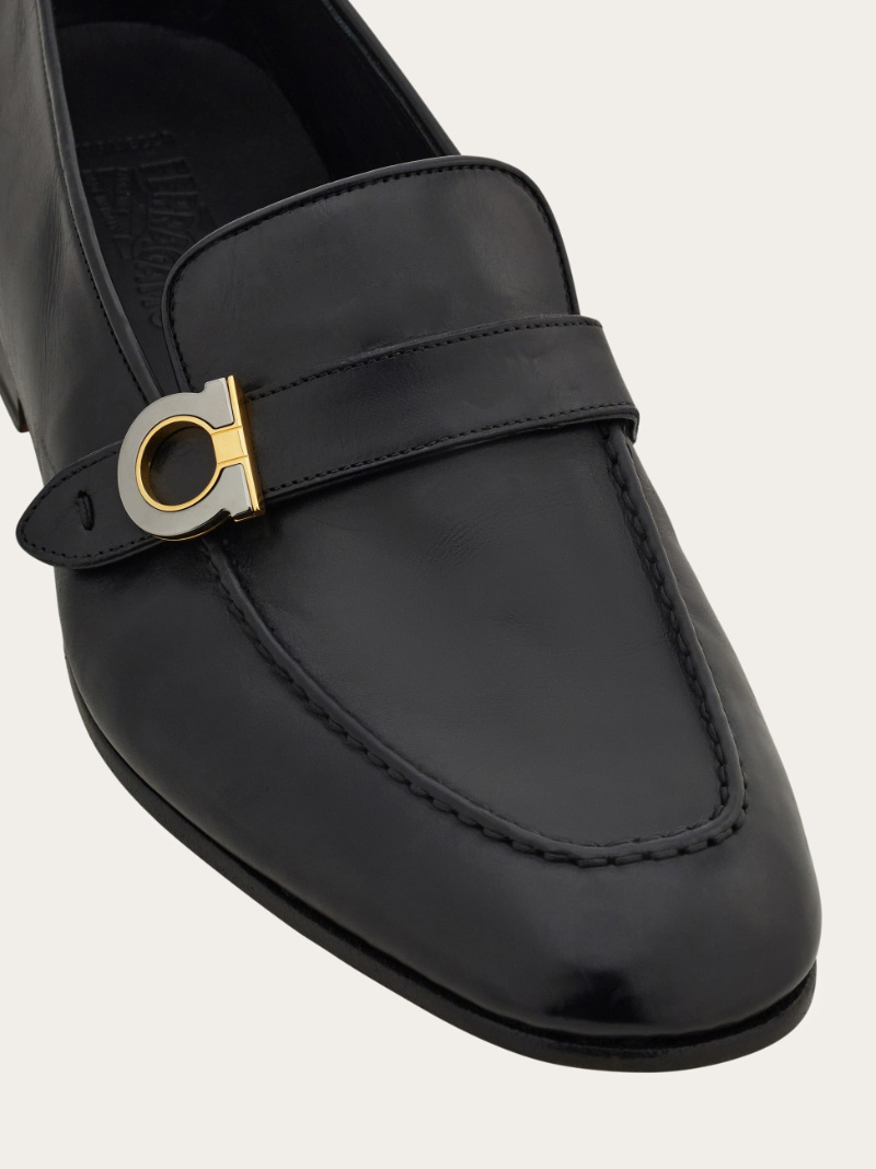Ferragamo Tramezza Loafer With Gancini Ornament In Black
