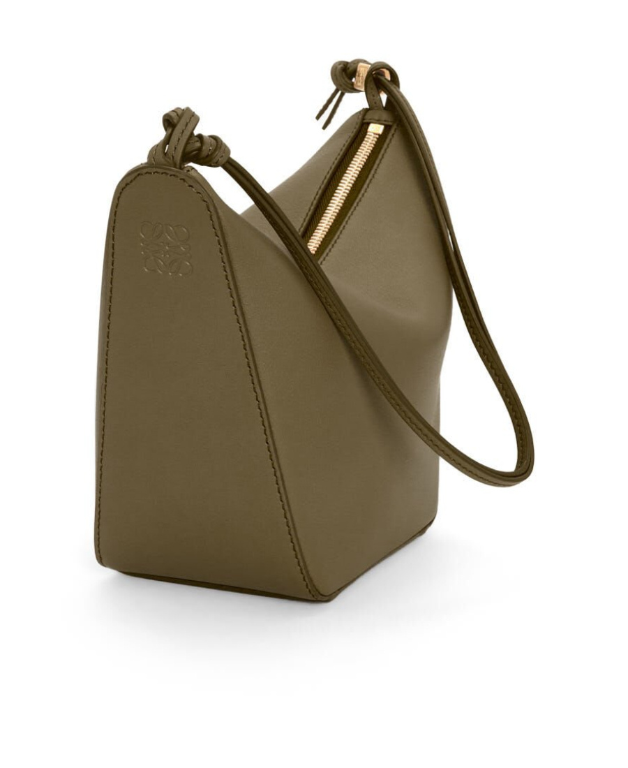 Loewe Hammock Drawstring Small Leather Shoulder Bag In Green