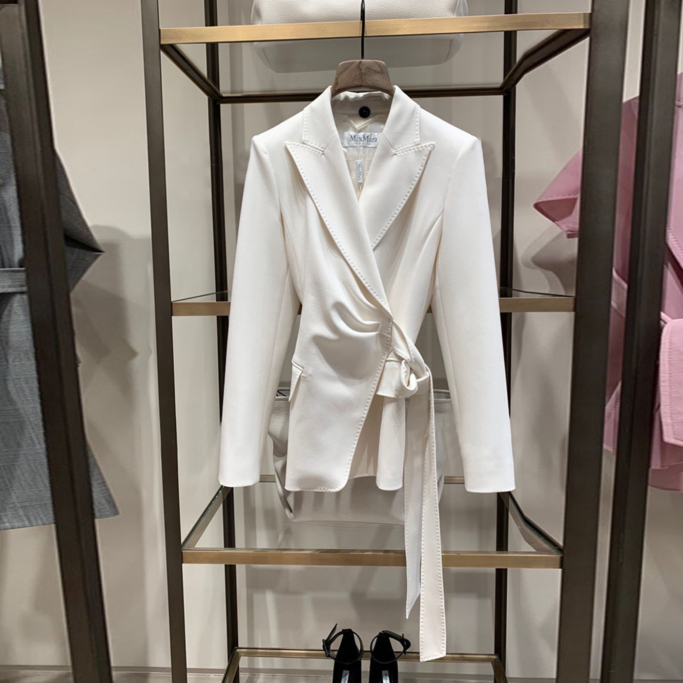Max Mara Lapel Design Suit Jacket In White