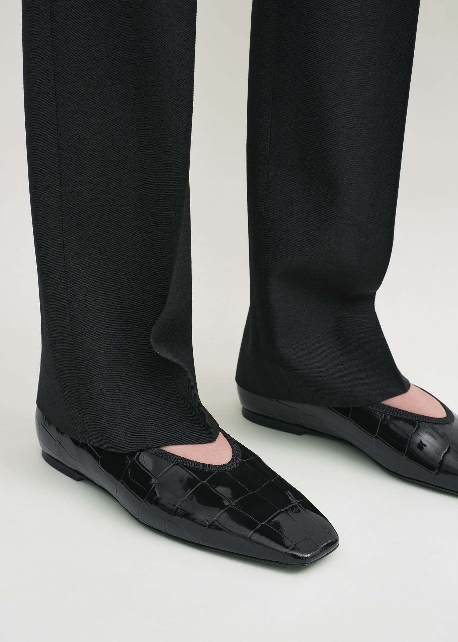 Totême Minimalist Croco-embossed Ballerinas Black