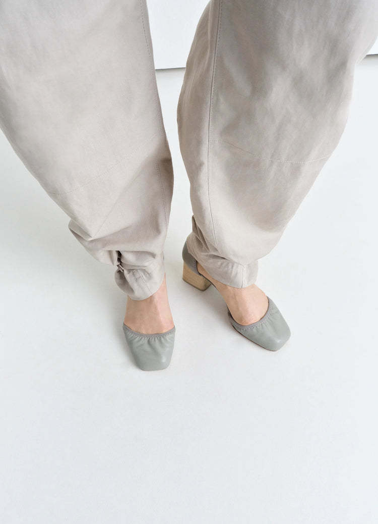Lemaire Micro Ballerina 55 Leather Pumps In Gray