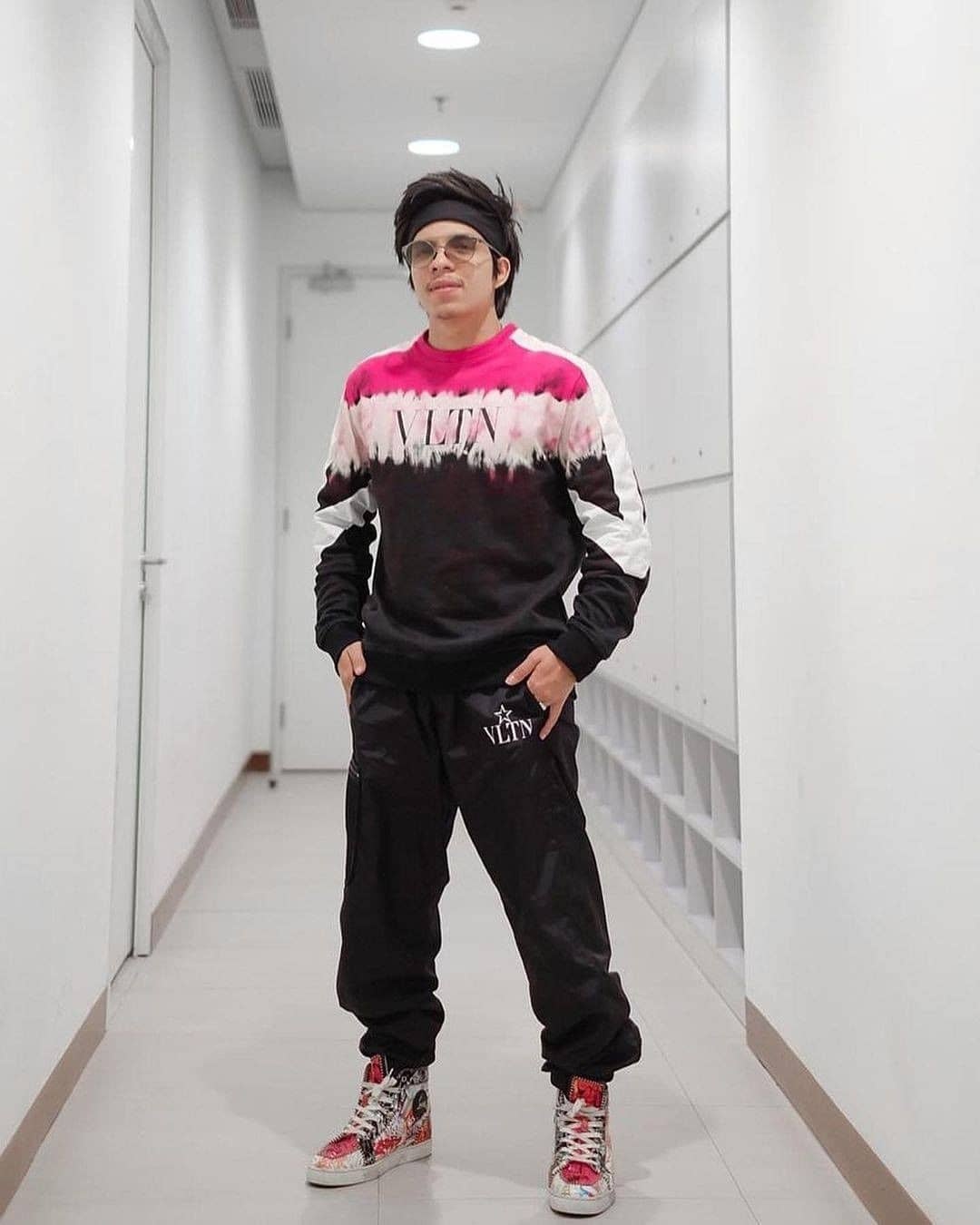 Valentino Panelled Vltn Logo Print Sweatshirt In Black