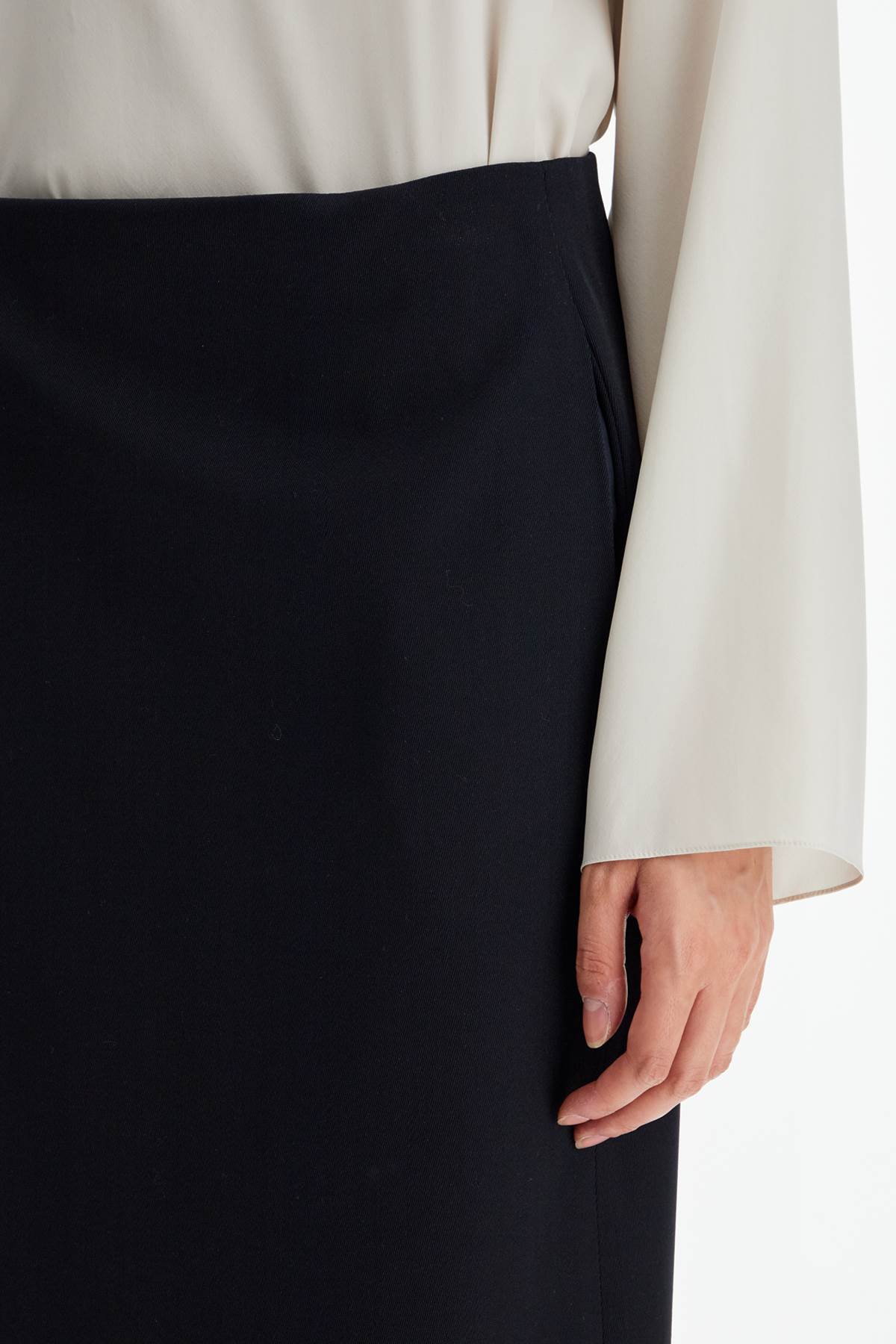 The Row Kavi Wrap Skirt With Pockets In Black