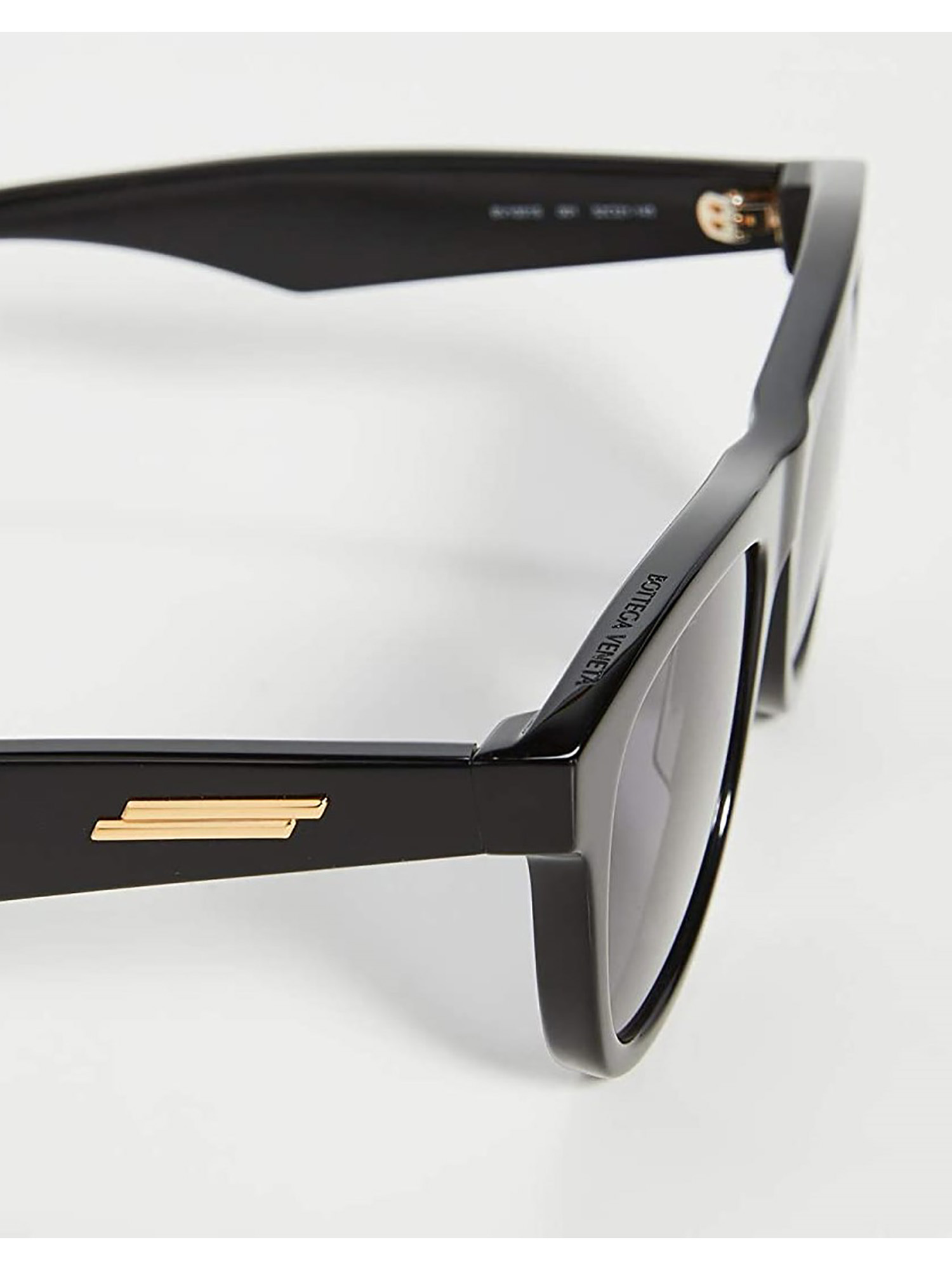 Bottega Veneta Cat-eye Frame Sunglasses In Gray