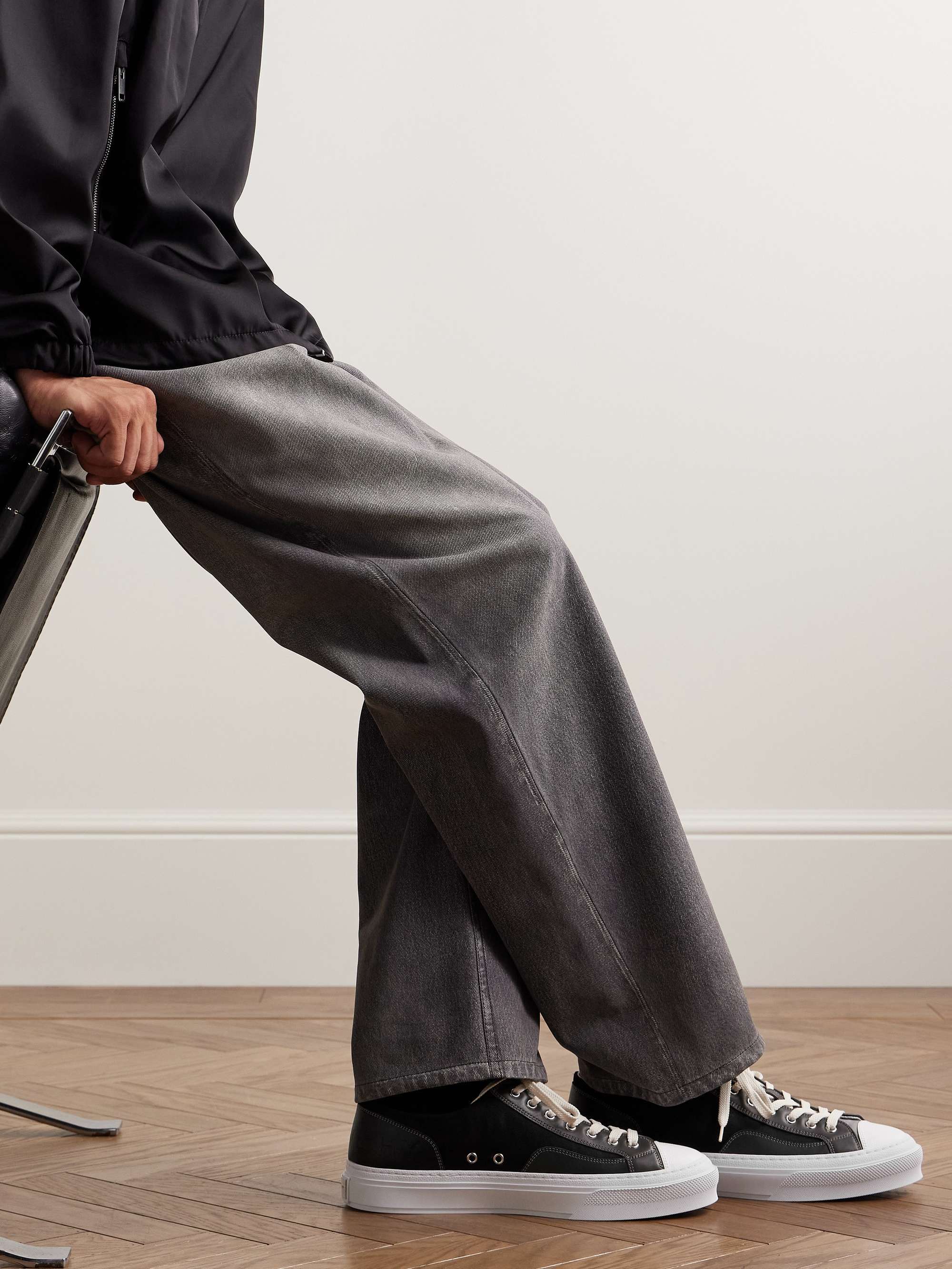 Givenchy Baskets City Canvas Sneaker In Black