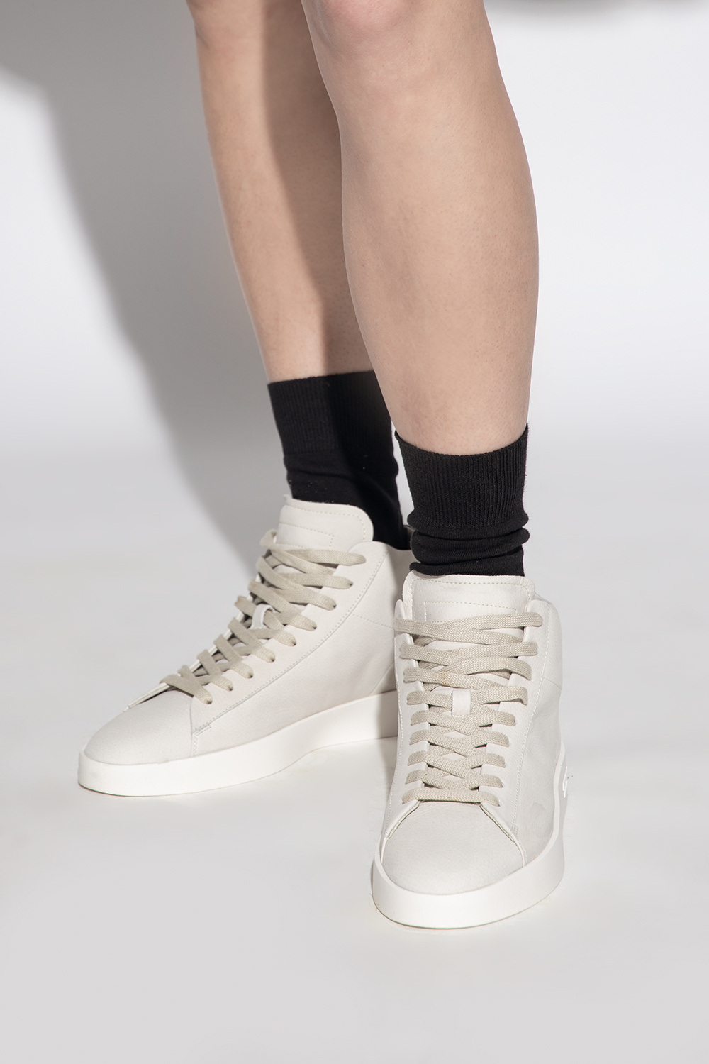 Essentials Round-headed Sneakers In White
