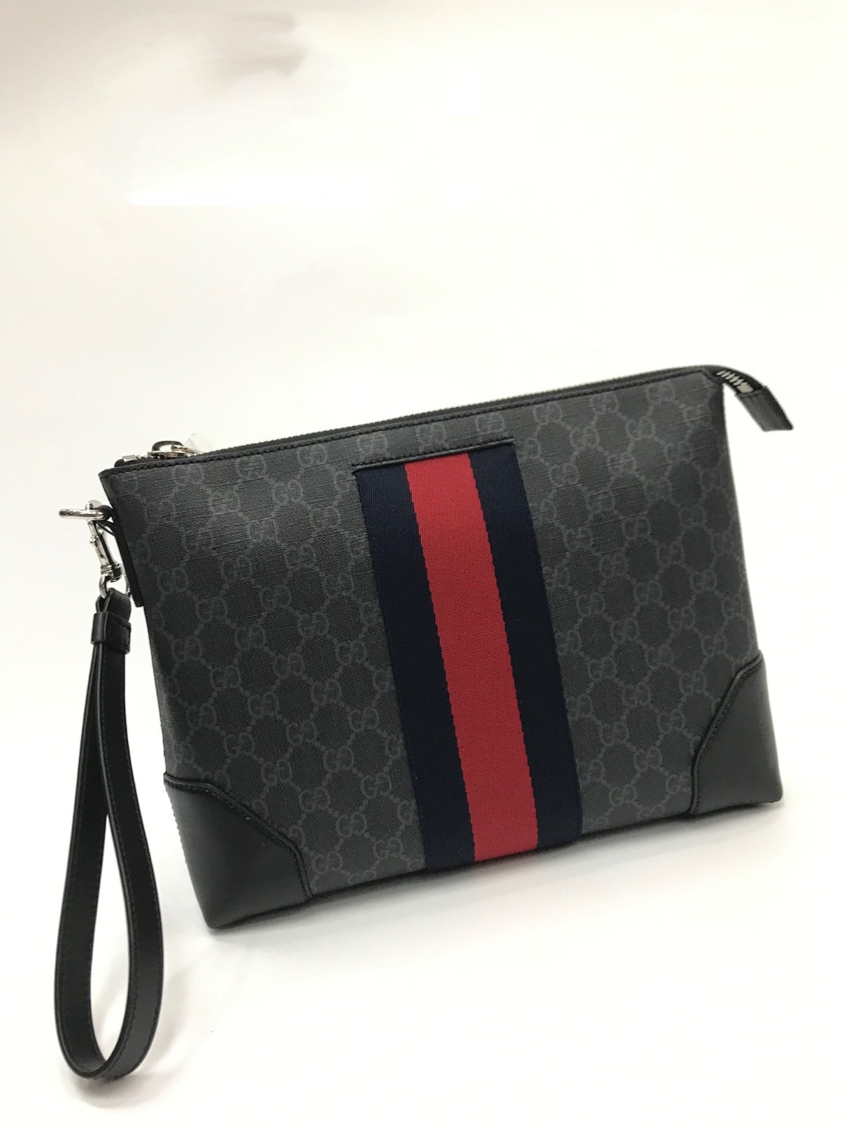 Gucci Gg Messenger Bag In Black