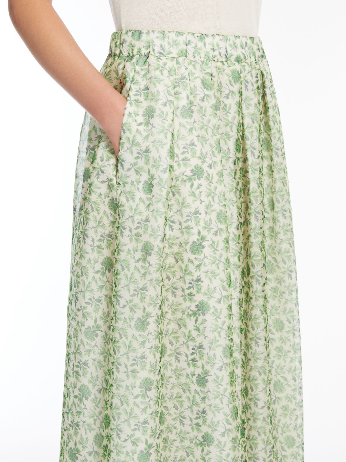 Weekend Max Mara Silk Organza Flared Skir In Green