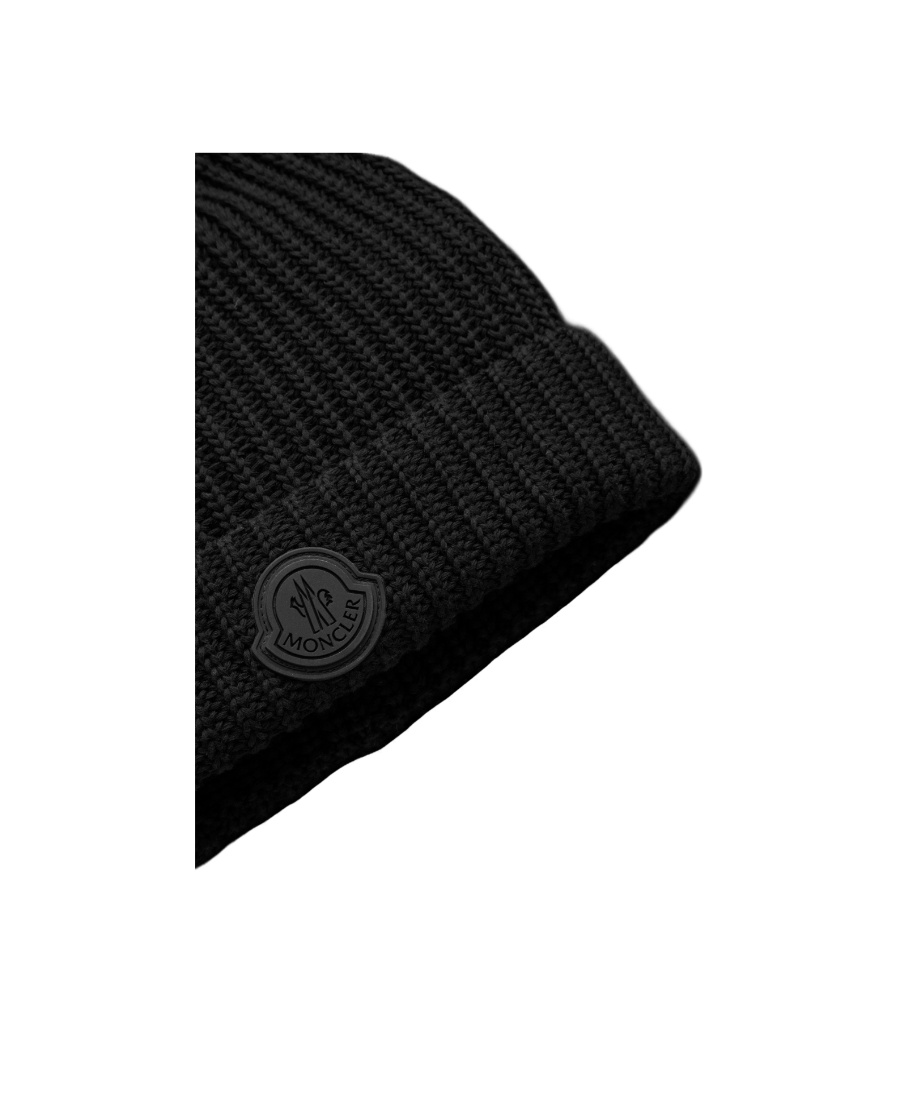 Moncler Logo-patch Knitted Beanie In Black