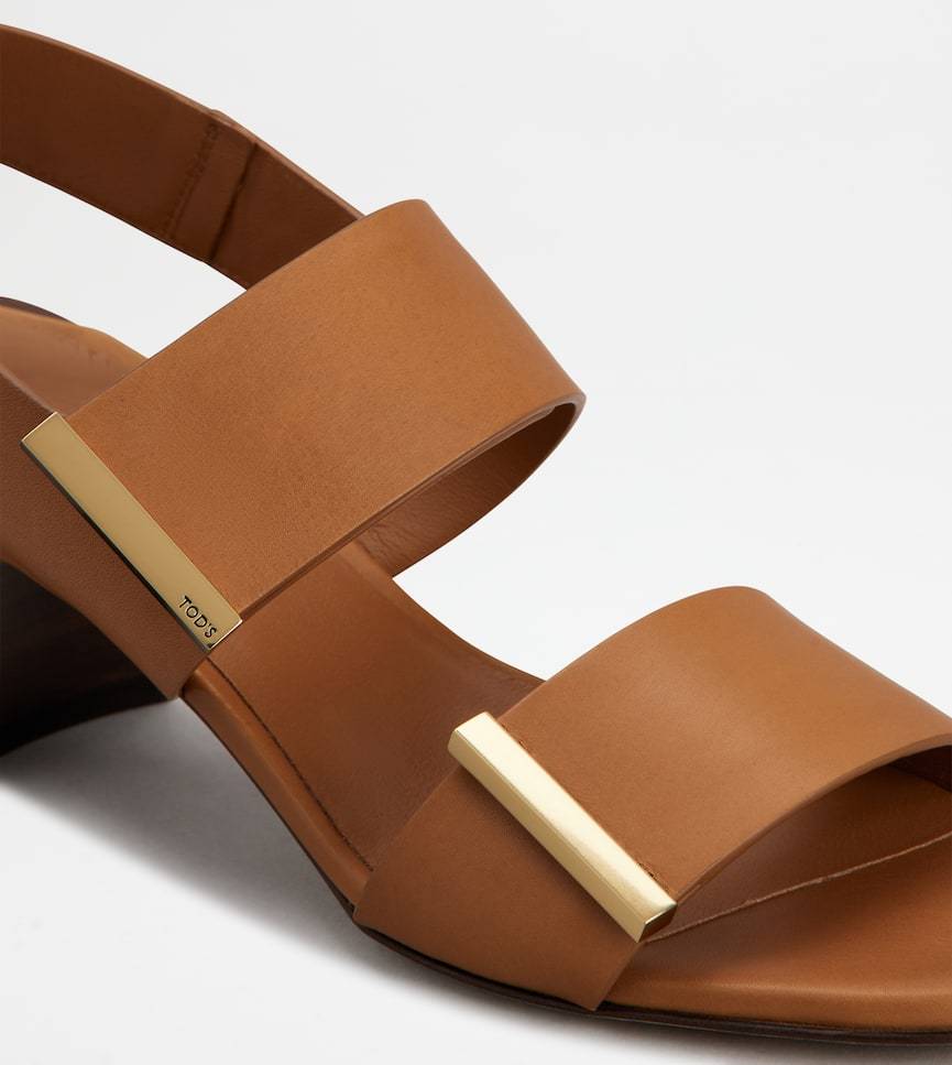 Tod's Strappy Leather Sandals In Brown