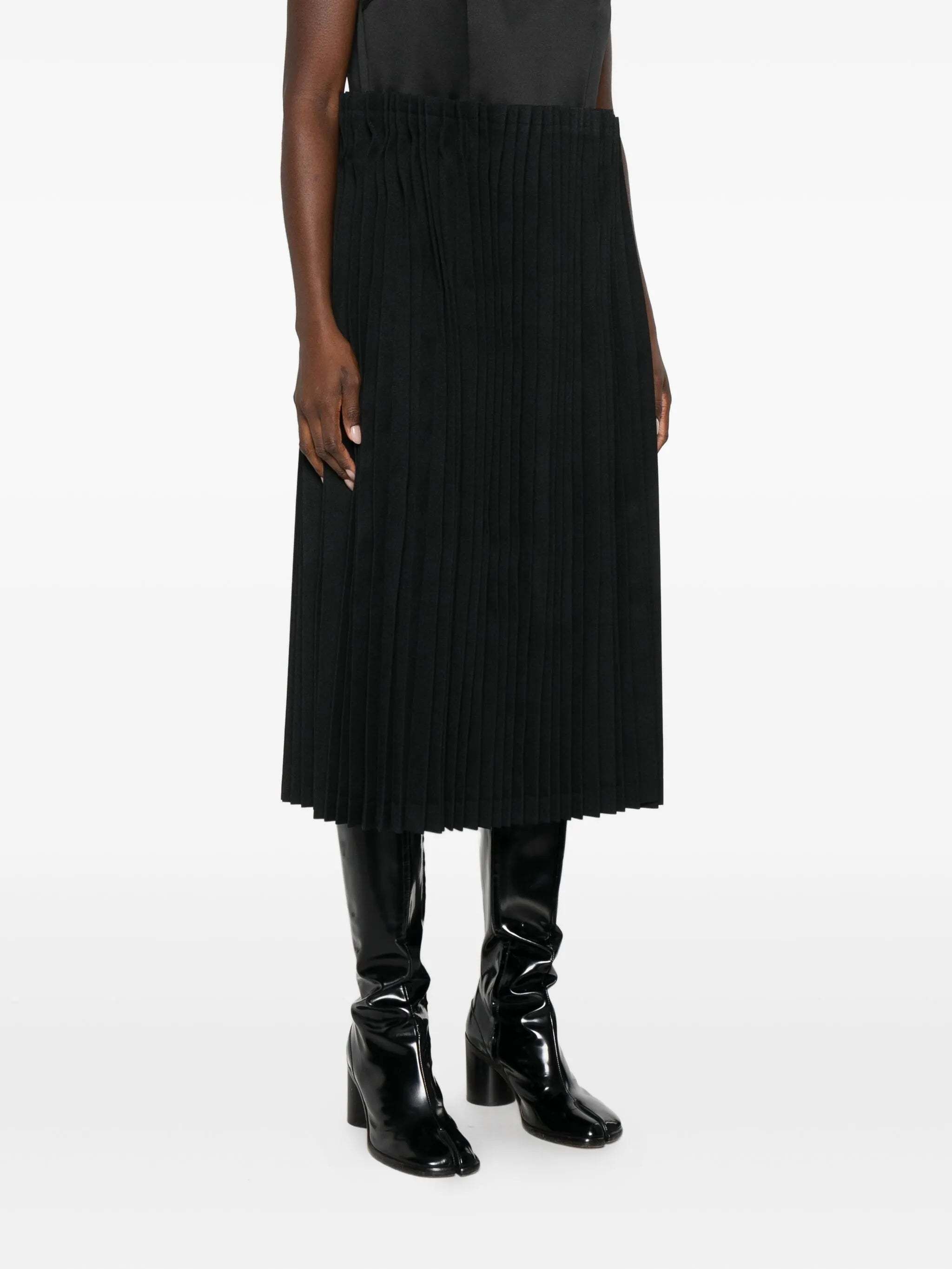 Comme Des Garçons Pleated Sleeveless Dress In Black