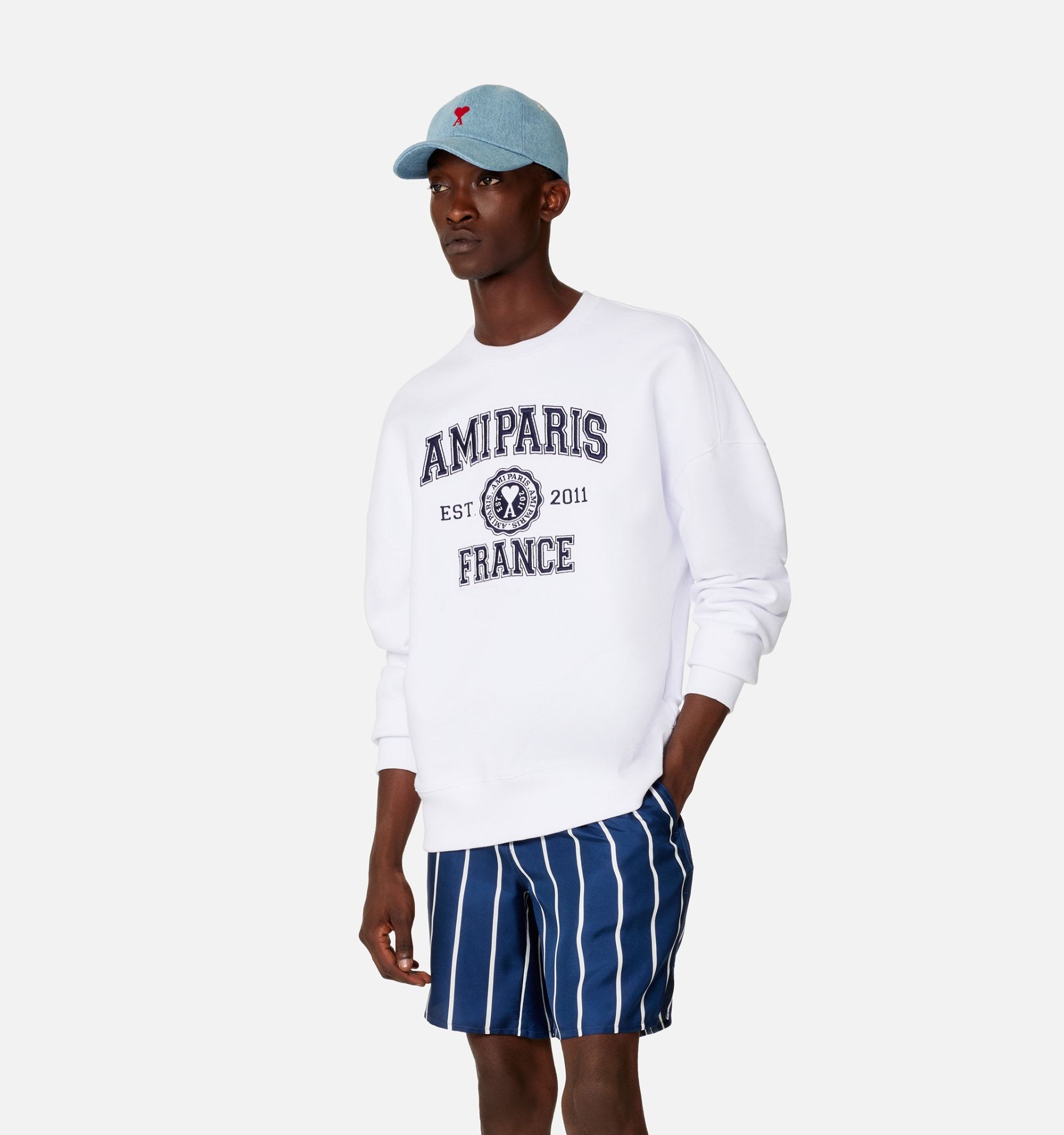 Ami Alexandre Mattiussi Long-sleeve Sweatshirt With Collegiate-style Emblem In White