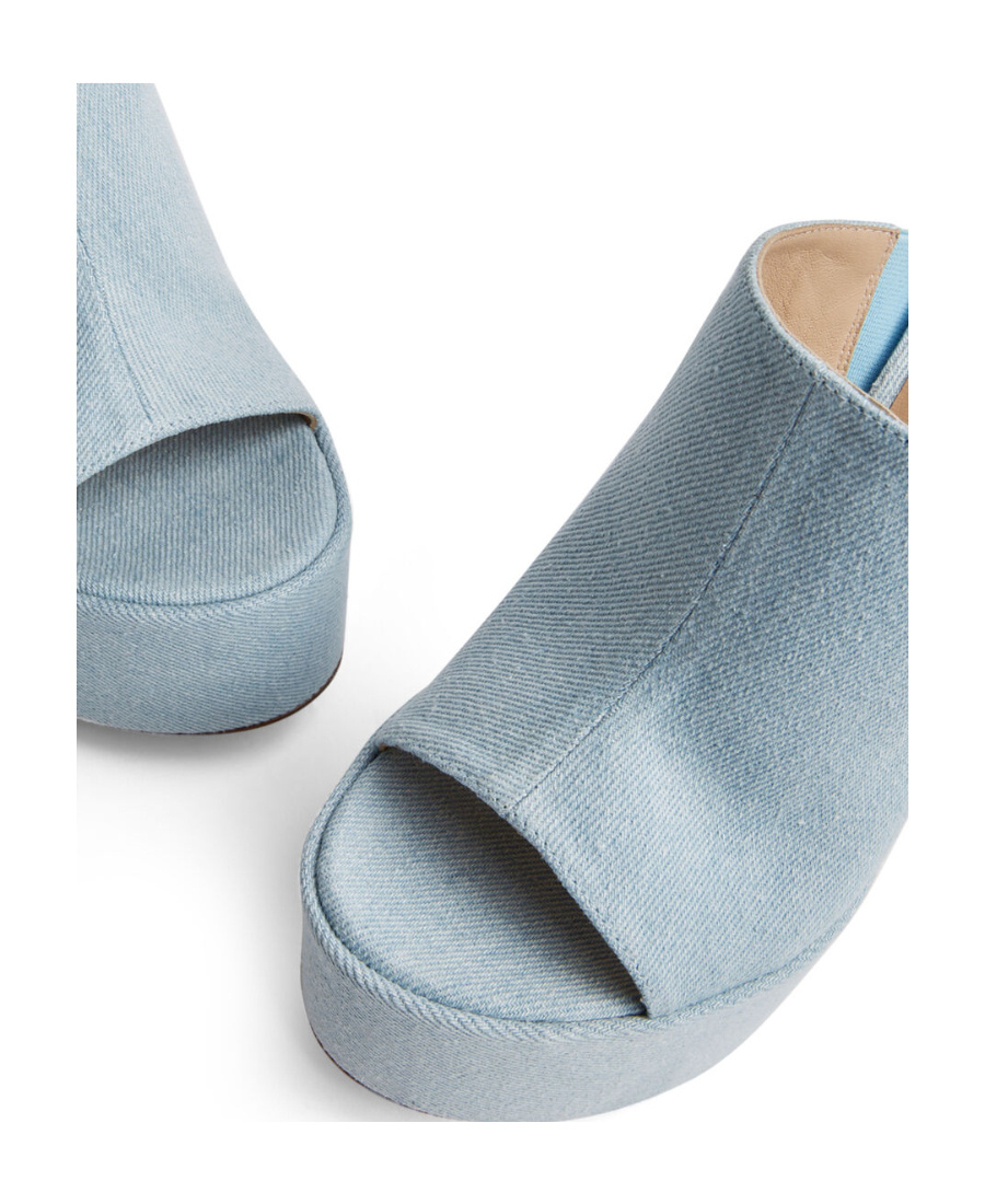 Stuart Weitzman Open Toe Cover Wearing High Heeled Sandals In Blue