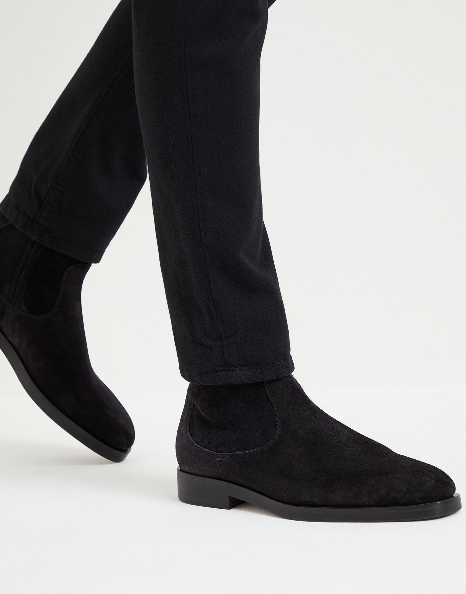 Brunello Cucinelli Suede Chelsea Boots In Black