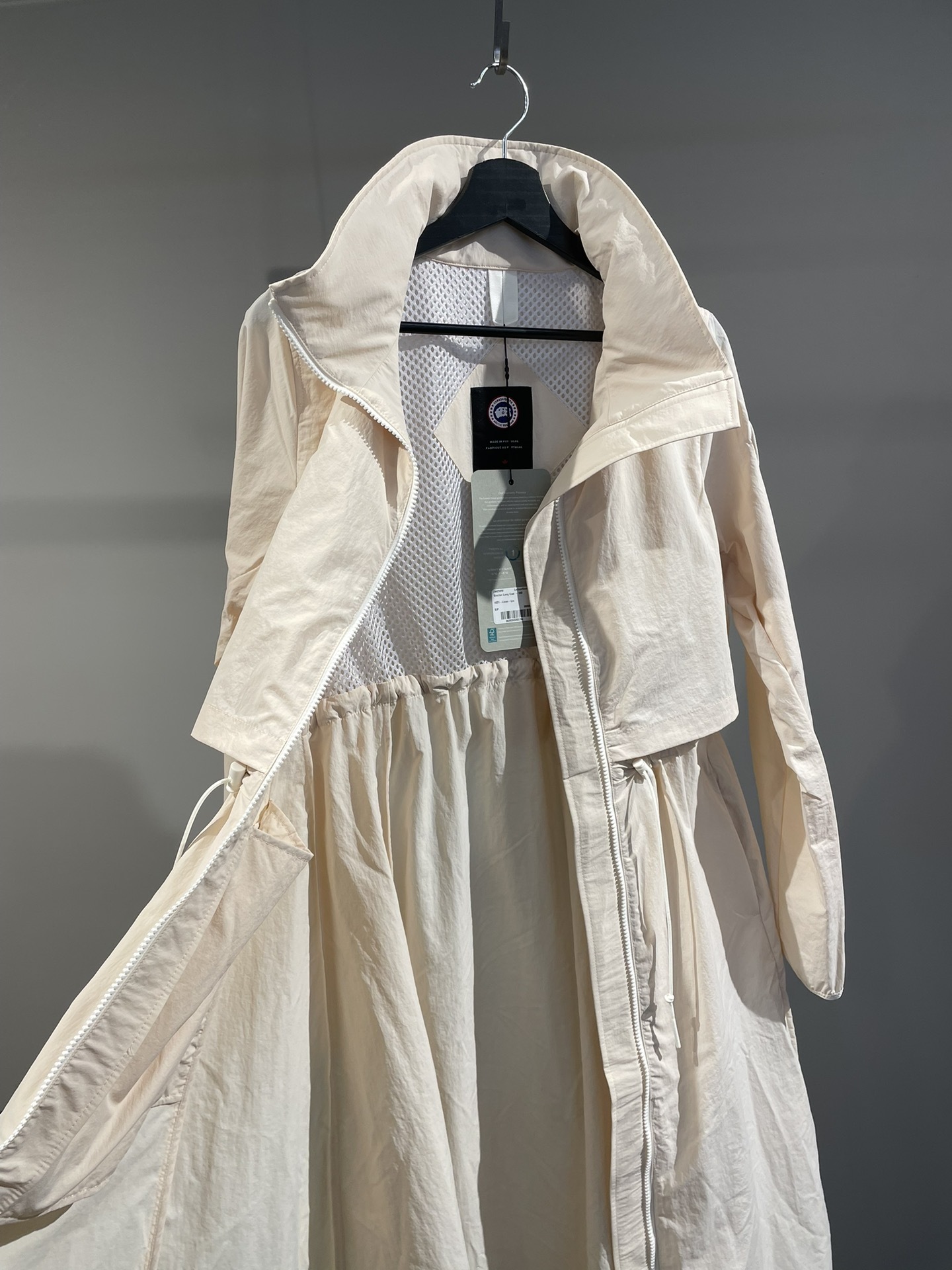 Canada Goose Sinclair Raincoat In White