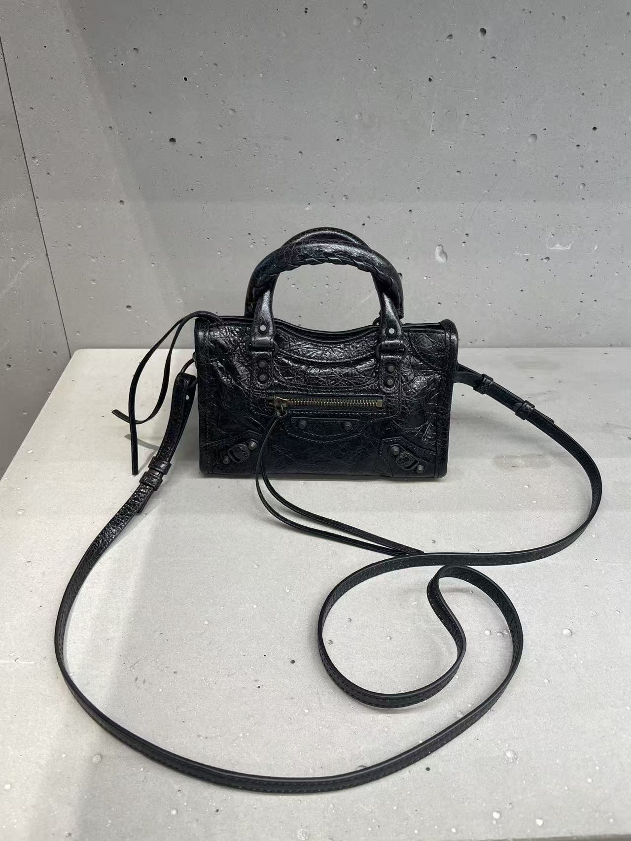 Balenciaga Le City Nano Shoulder Bag In Black