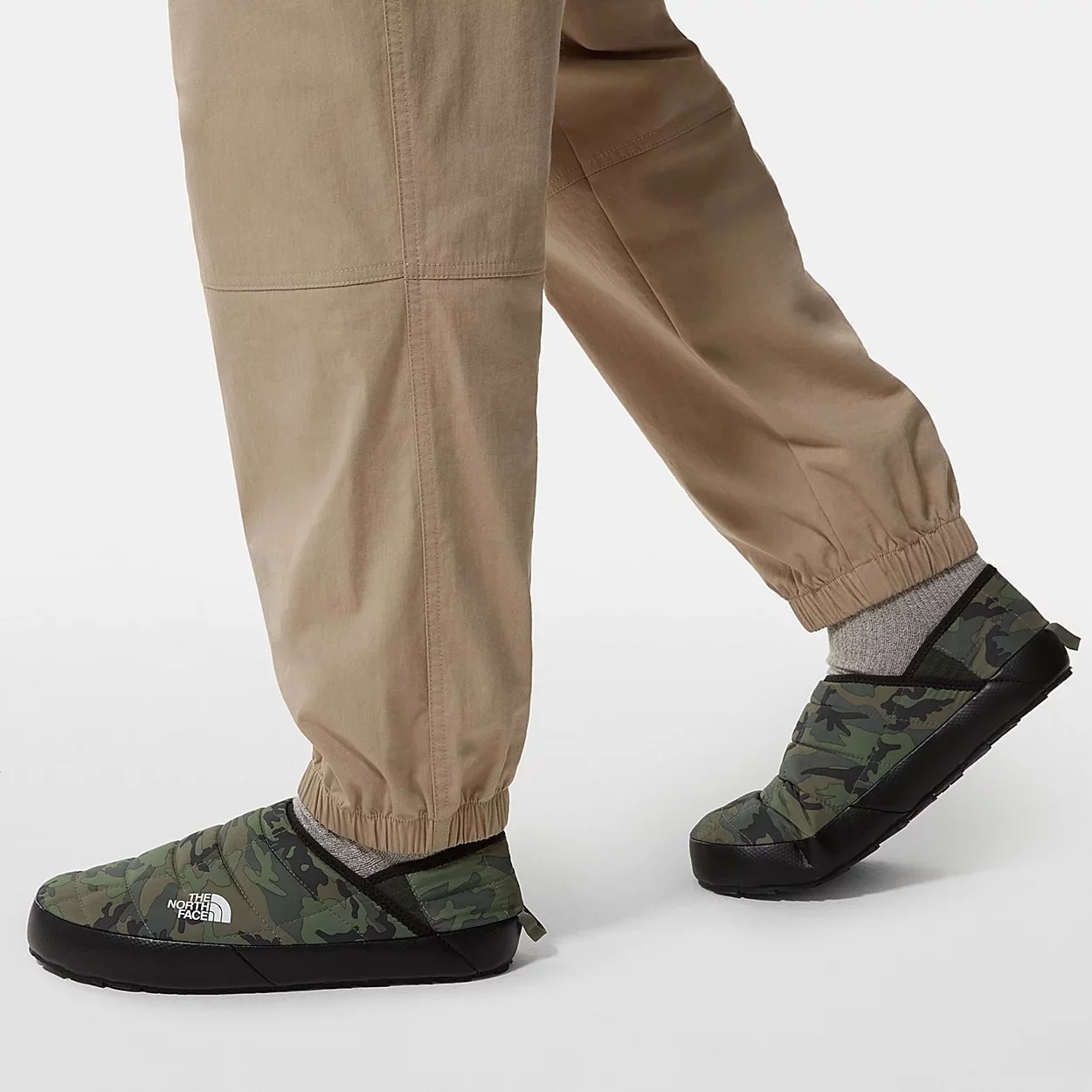The North Face Green Thermoball Traction V Slippers In Black