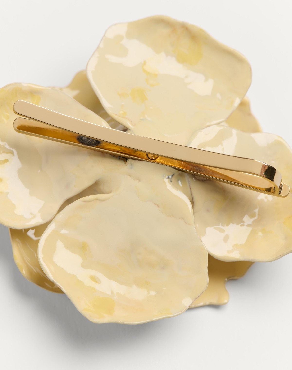 Valentino Logo Tie Clip In Nude