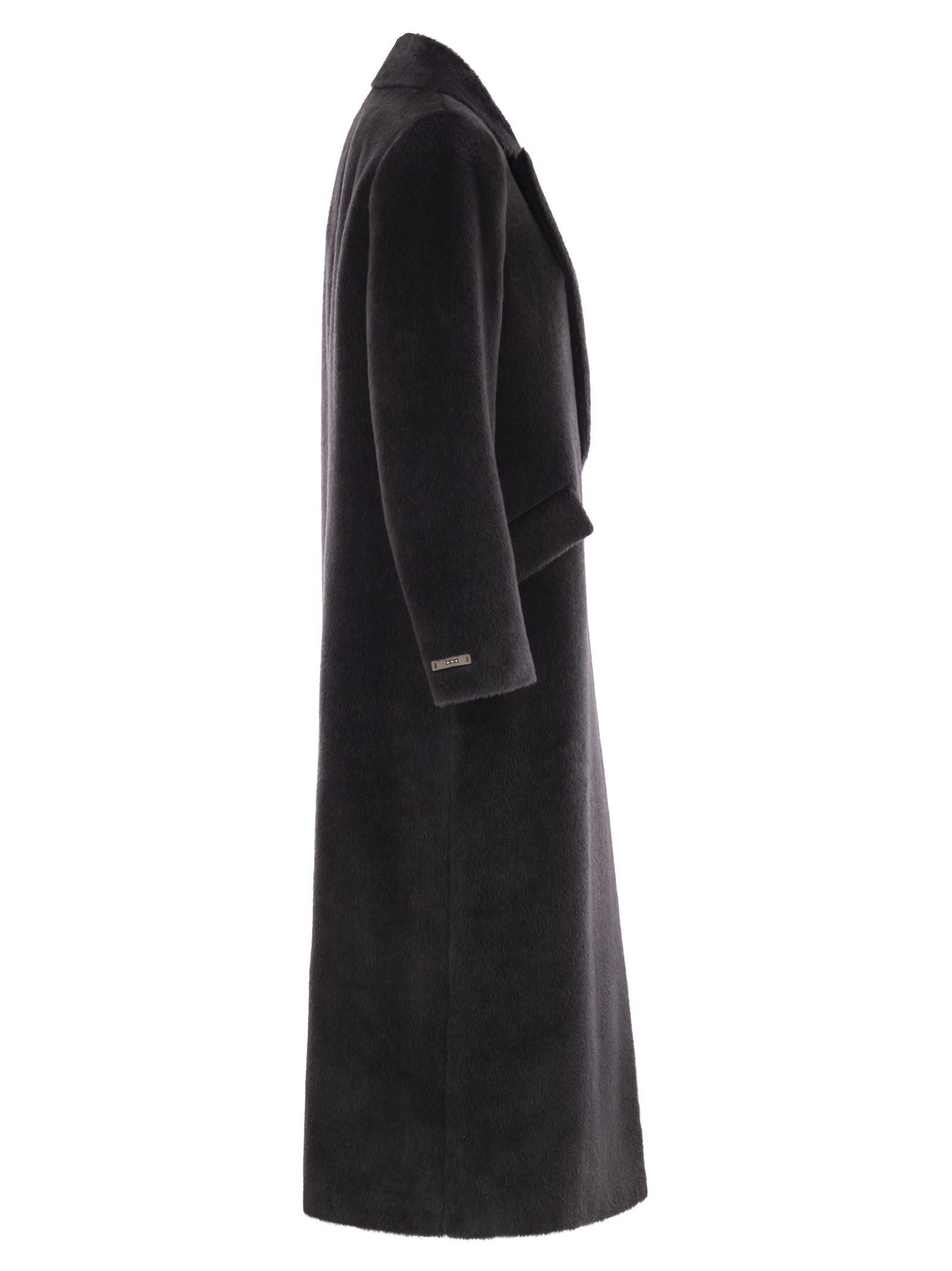 Peserico Long-haired Coat In Alpaca And Wool In Black