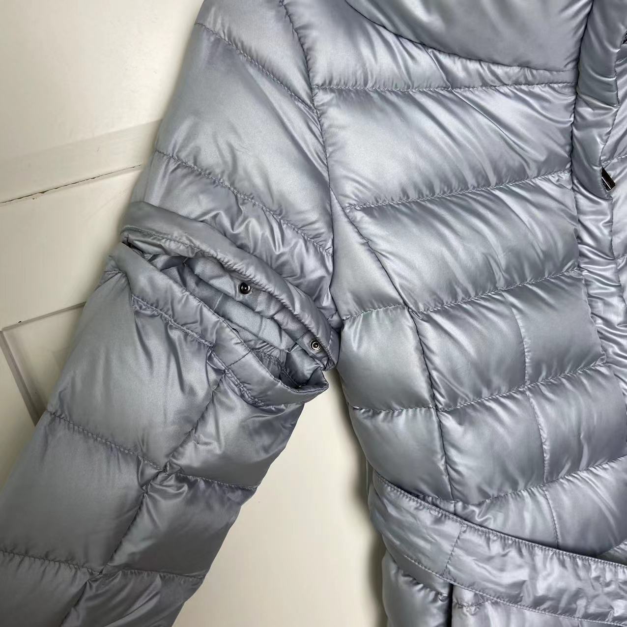 Weekend Max Mara Long-sleeved Down Jacket In Gray