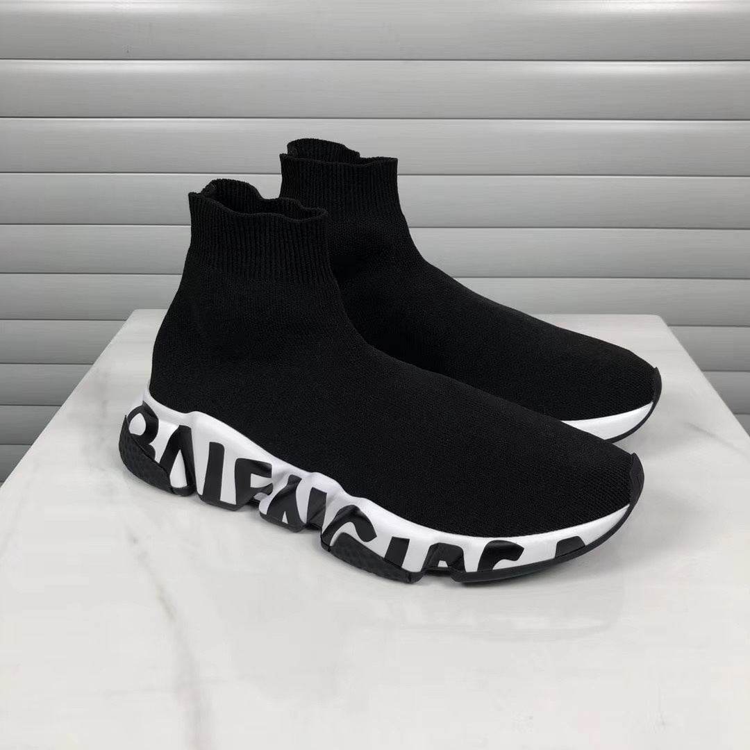 Shop Balenciaga Sneakers Speed Graffiti In Maglia Riciclata Da Uomo In Nero In Black