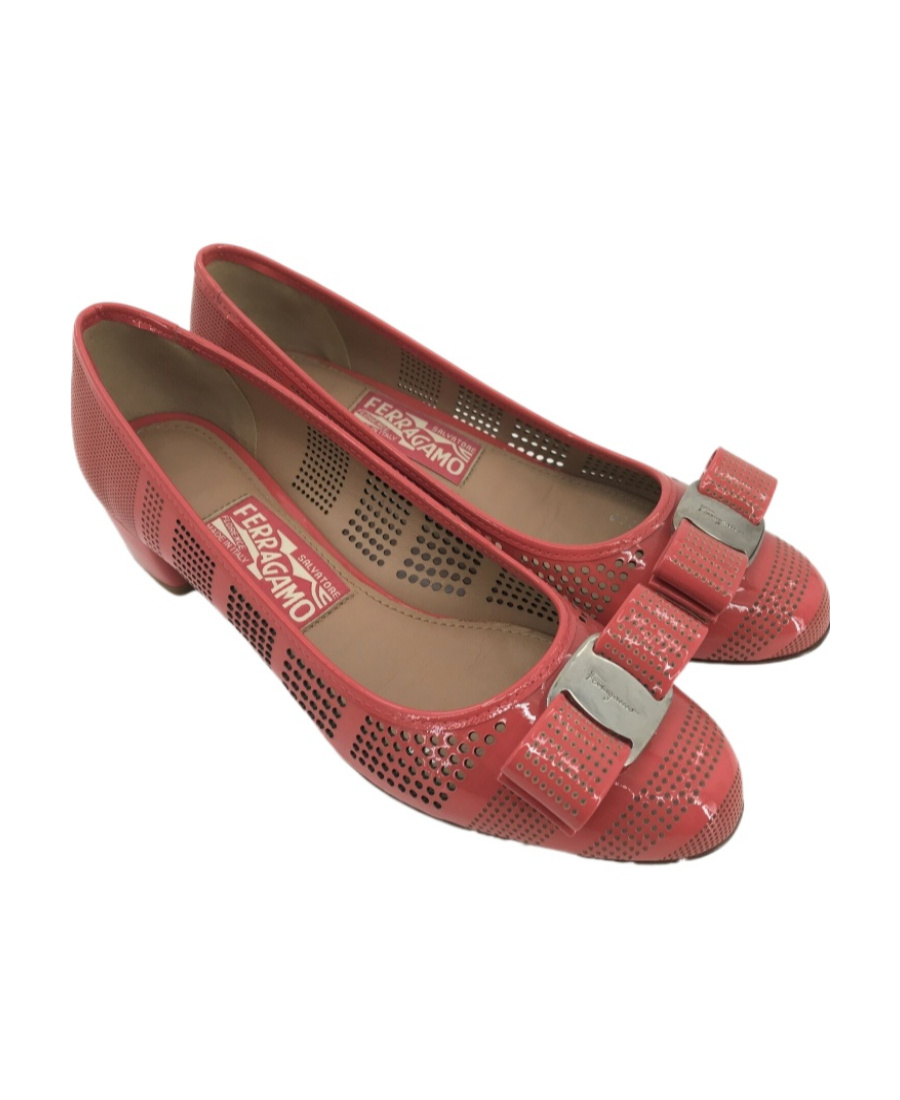 Ferragamo Logo Bow Ballet Shoes In Brown