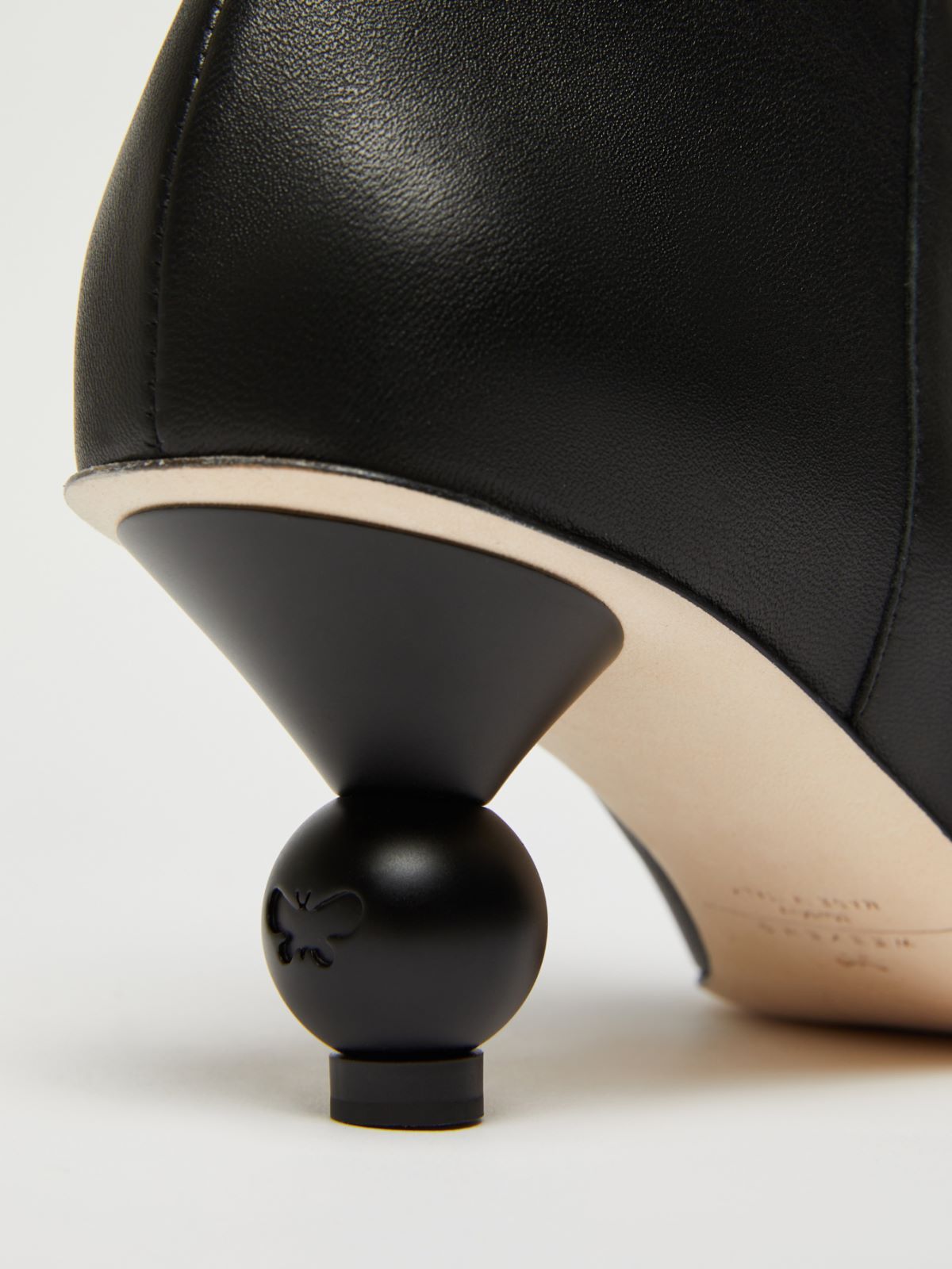 Weekend Max Mara Round-head Short Boots In Black