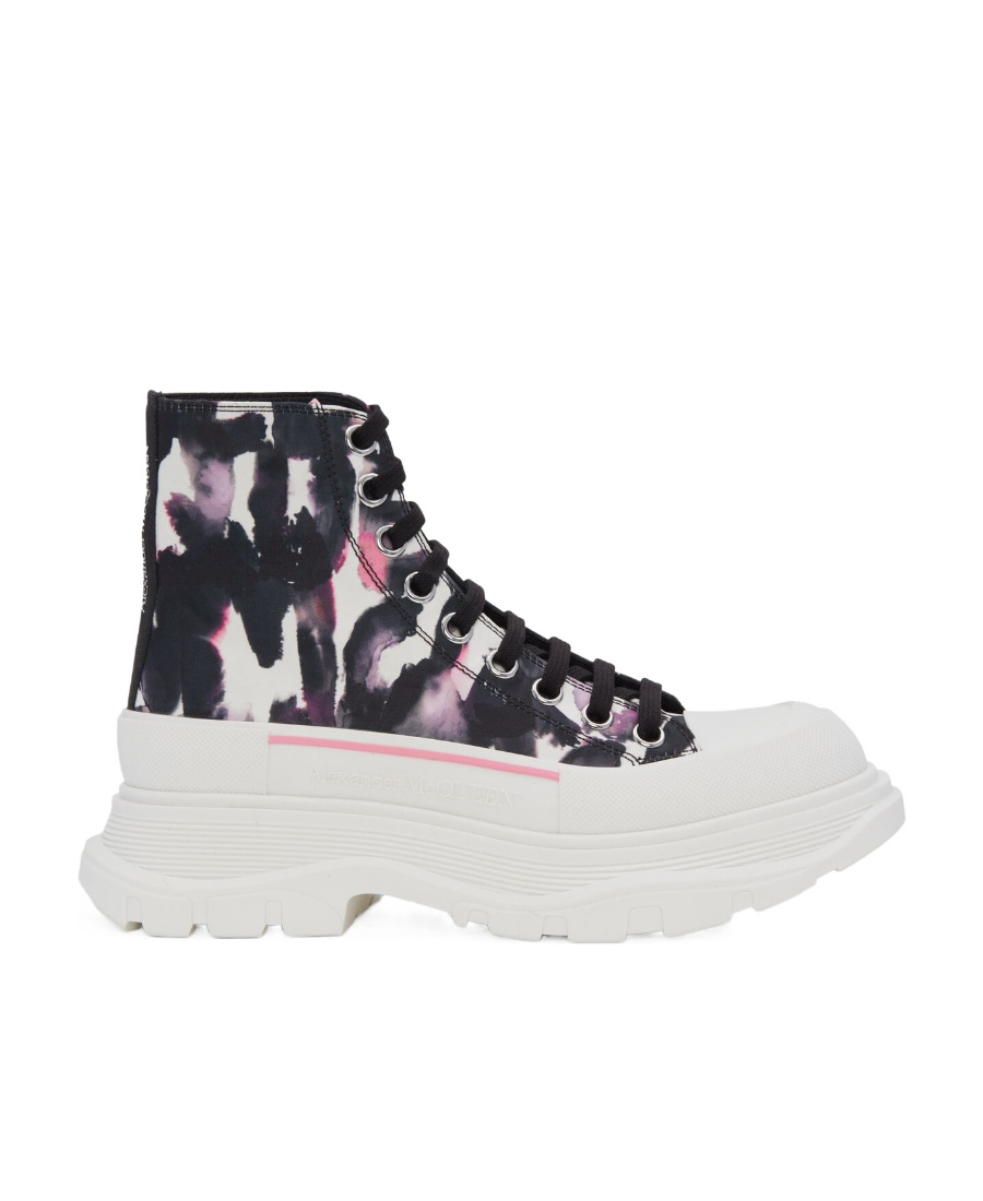 Alexander Mcqueen Tread Slick Boots In White