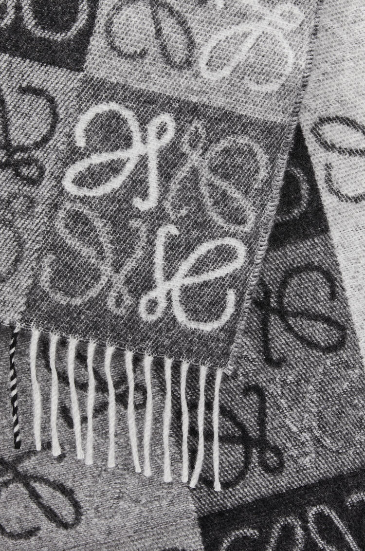 Loewe Anagram-jacquard Wool-blend Scarf In Gray