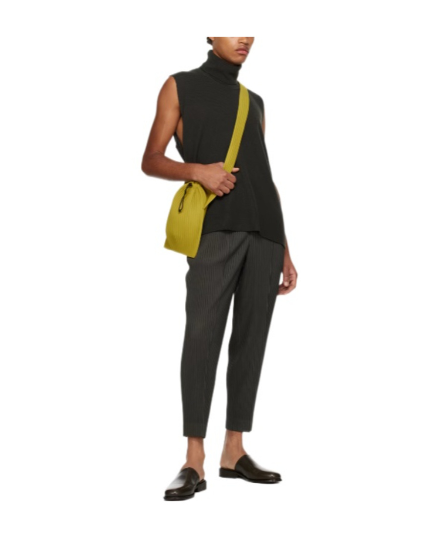 Issey Miyake Wool High-necked Vest In Black
