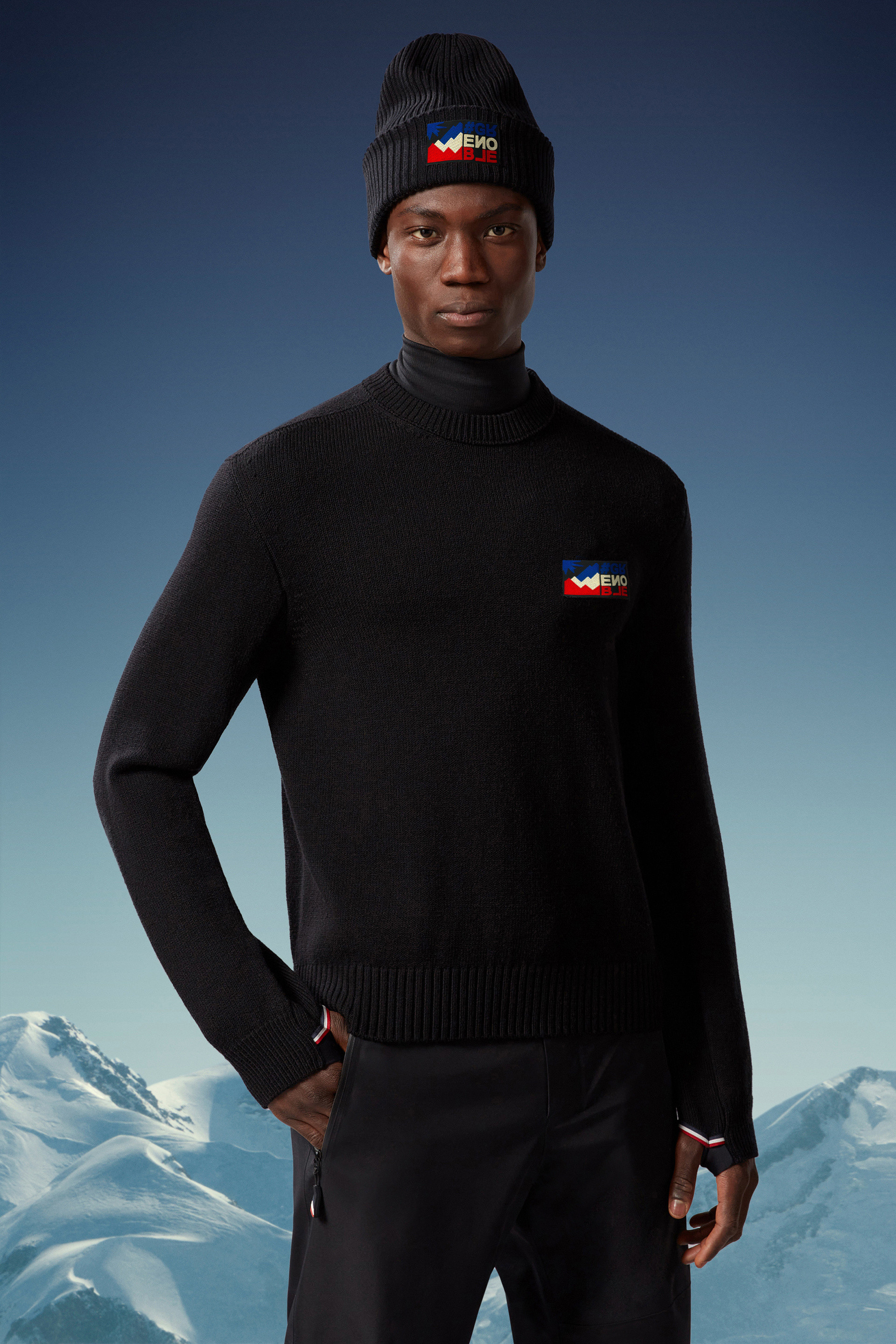 Moncler Stretch Wool Blend Crewneck Sweater In Black