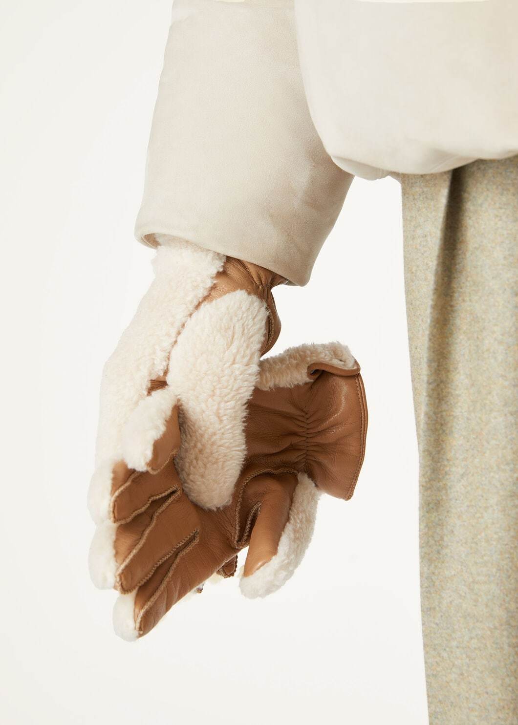 Loro Piana Five-finger Gloves In Ancient Papyrus