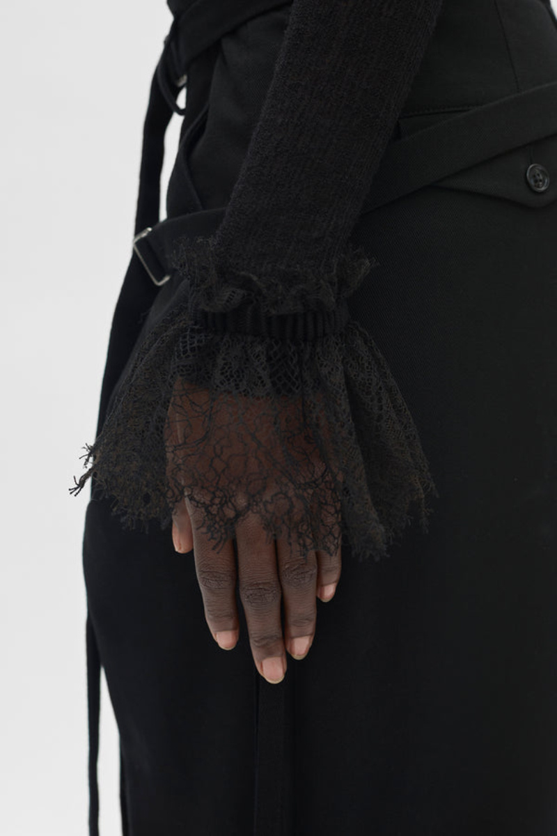 Ann Demeulemeester Kepu Cuffs With Ruffles Distressed Lace In Black