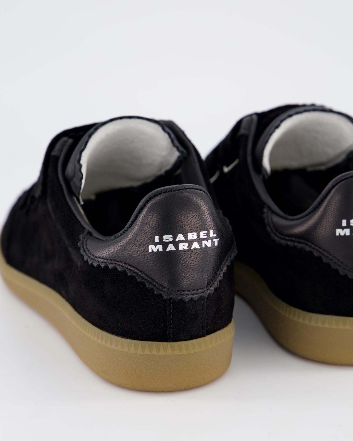 Isabel Marant Round-toe Low-top Casual Shoes In Black