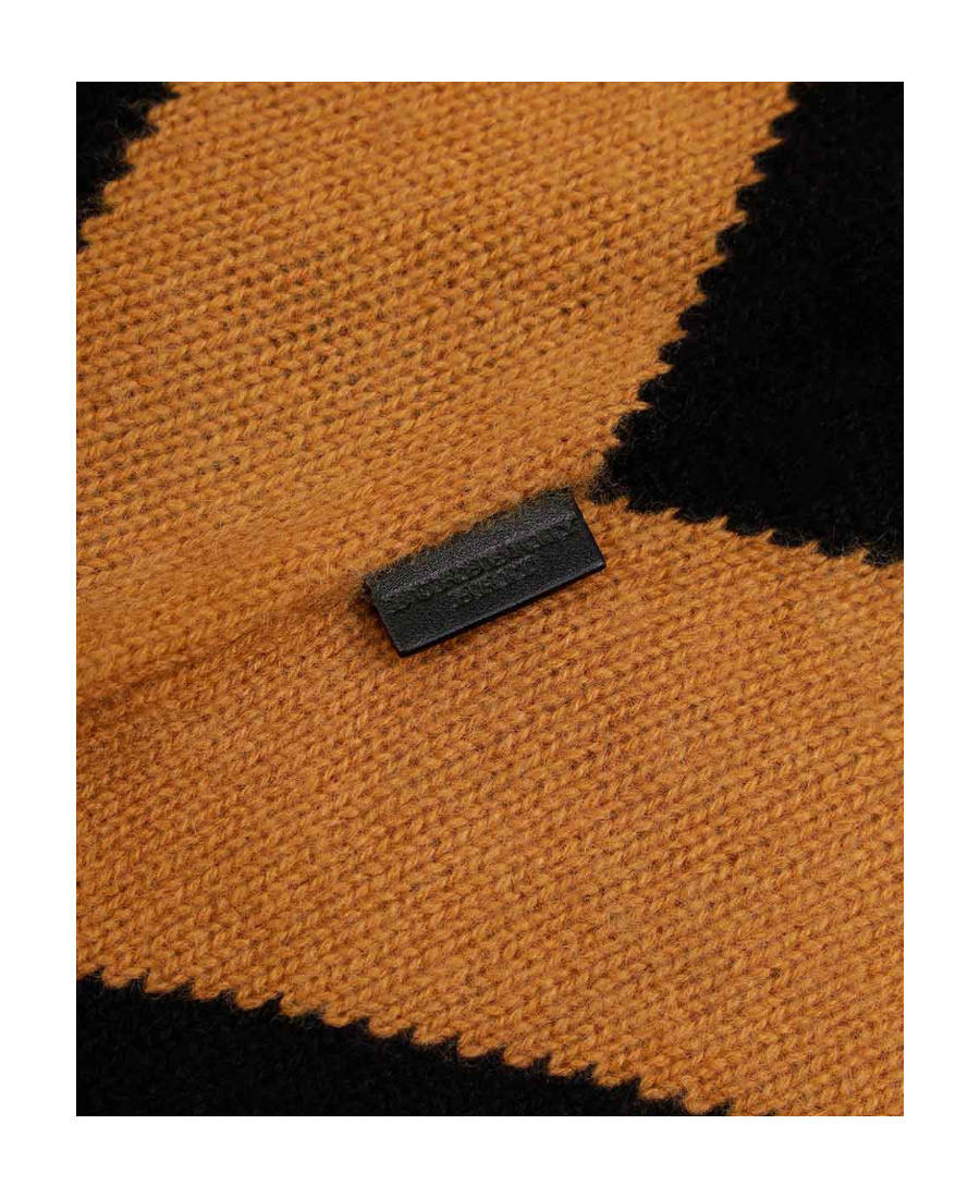Burberry Round-neck Long-sleeved Pullover In Black