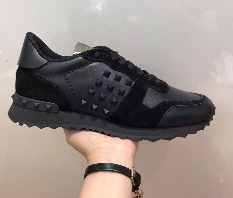 VALENTINO GARAVANI ROCKSTUD LOW-TOP SNEAKERS