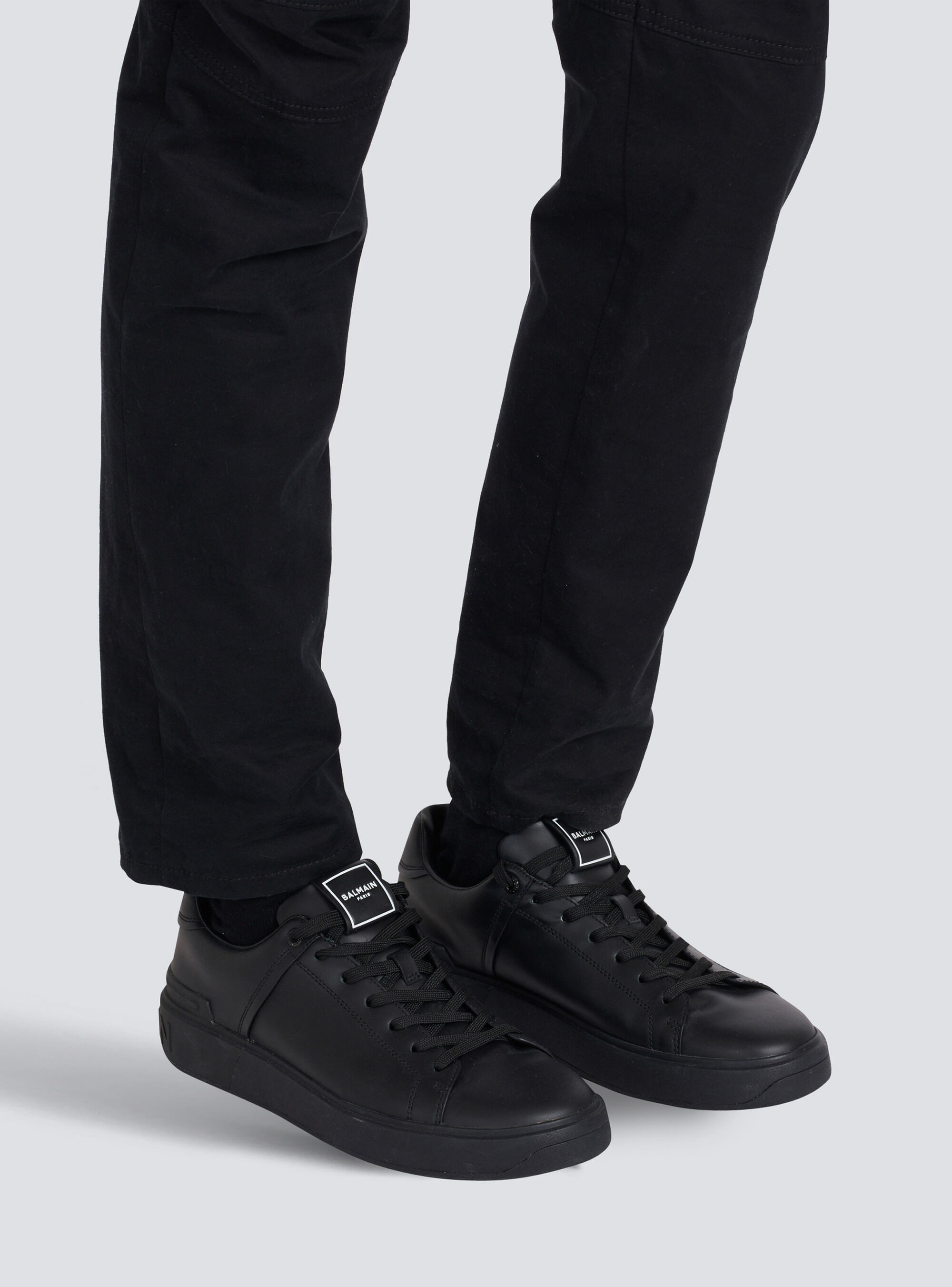 Balmain Black Low Top Sneakers With Logo In Leather In Black