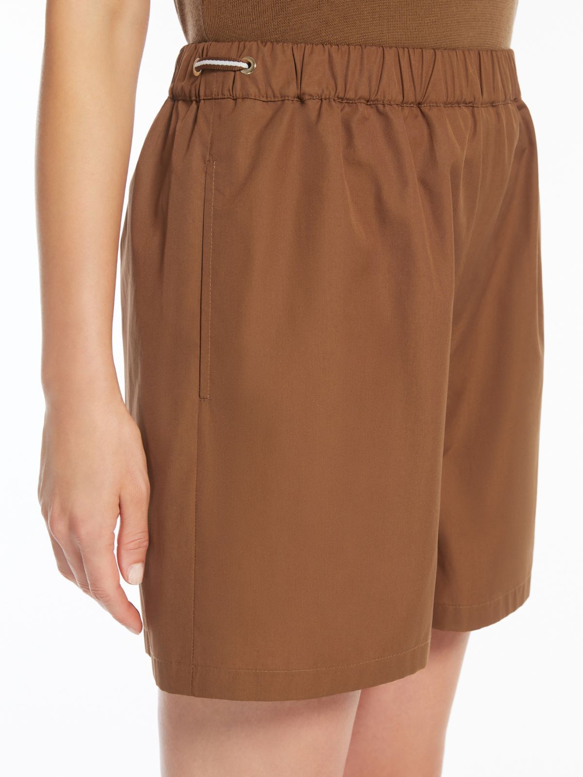Max Mara Elastic Waist Shorts In Brown