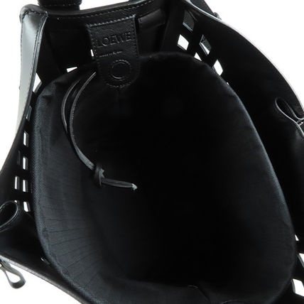 Loewe Hammock Logo Shoulder Bag In Black