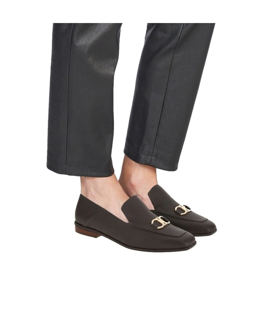 Ferragamo Logo Flat-bottomed Love Shoes In Black