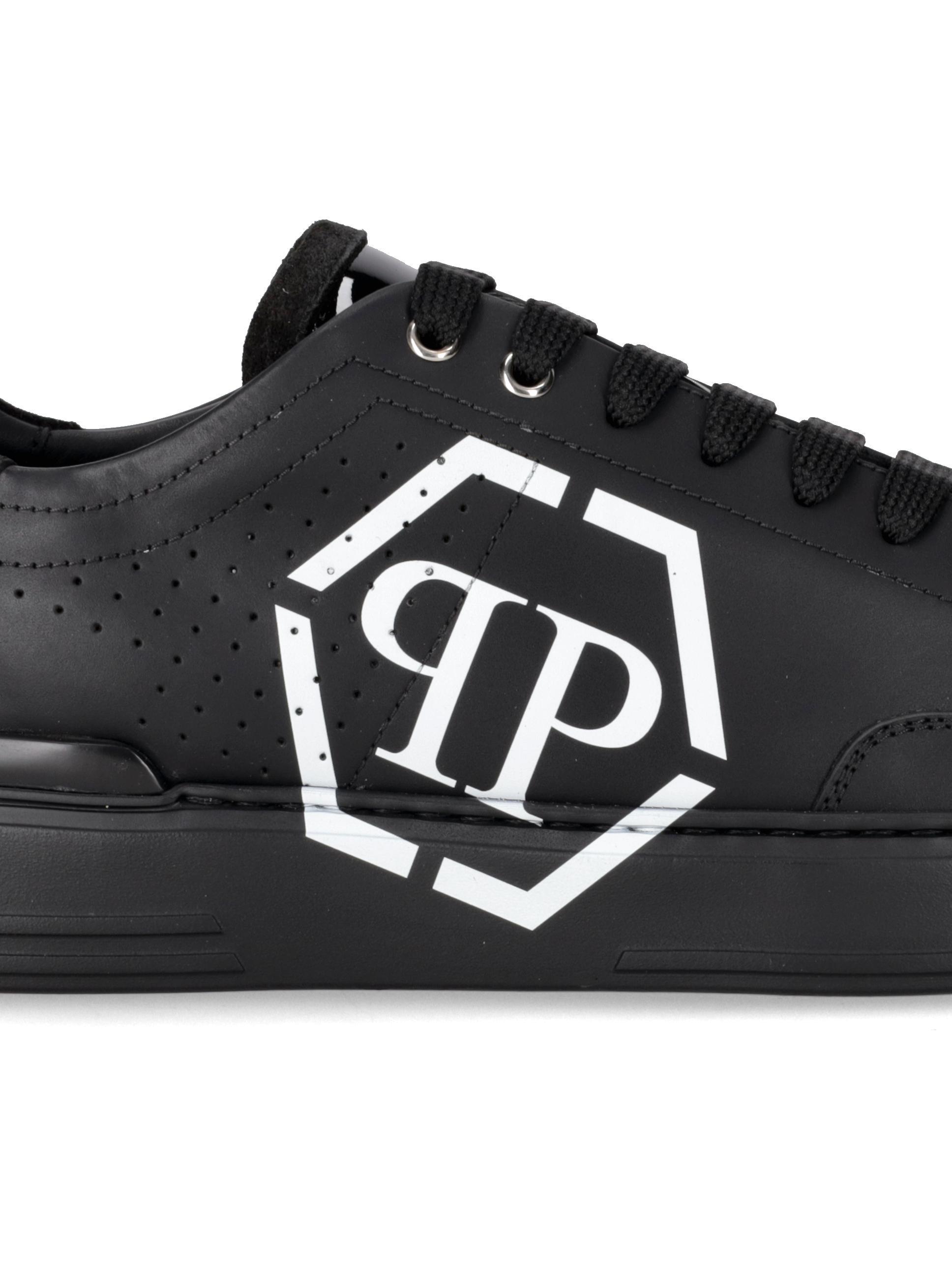 Philipp Plein Laced Sneakers In Black
