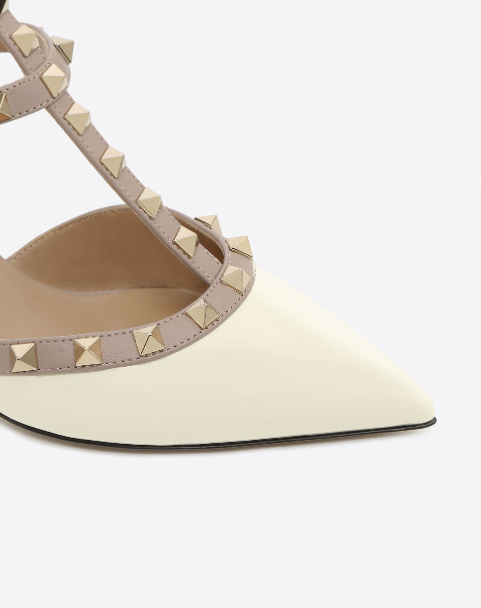 Valentino Rockstud 65 Patent Leather Pumps In Nude