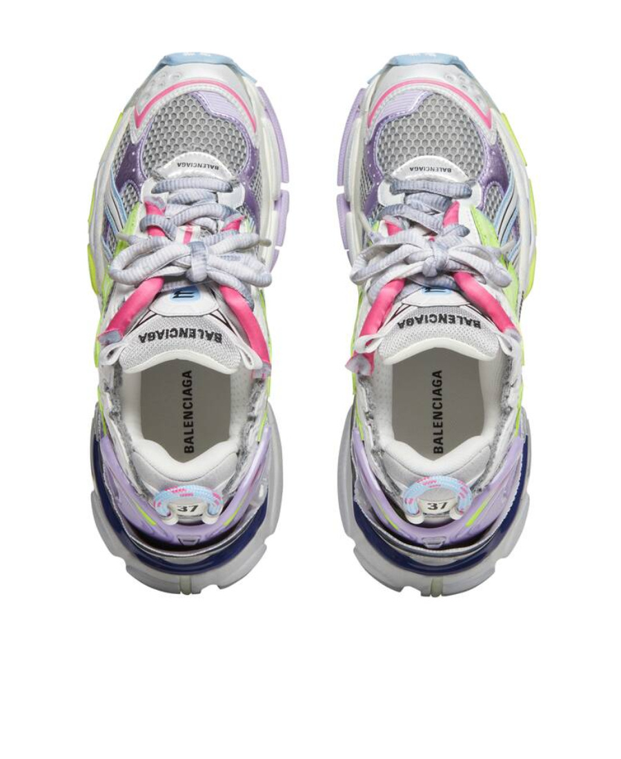 Shop Balenciaga Sneakers Runner Da Donna In Grigio In White