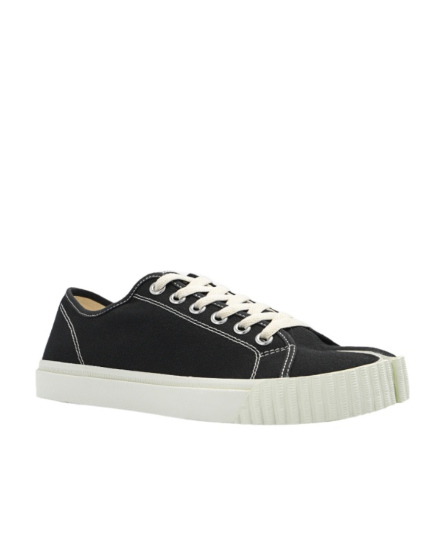 Maison Margiela Tabi Low-top Sneakers In Black