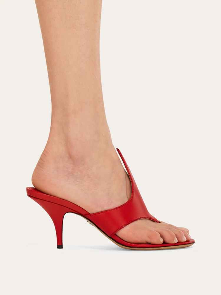 Ferragamo Lyrai Leather Sandals In Red