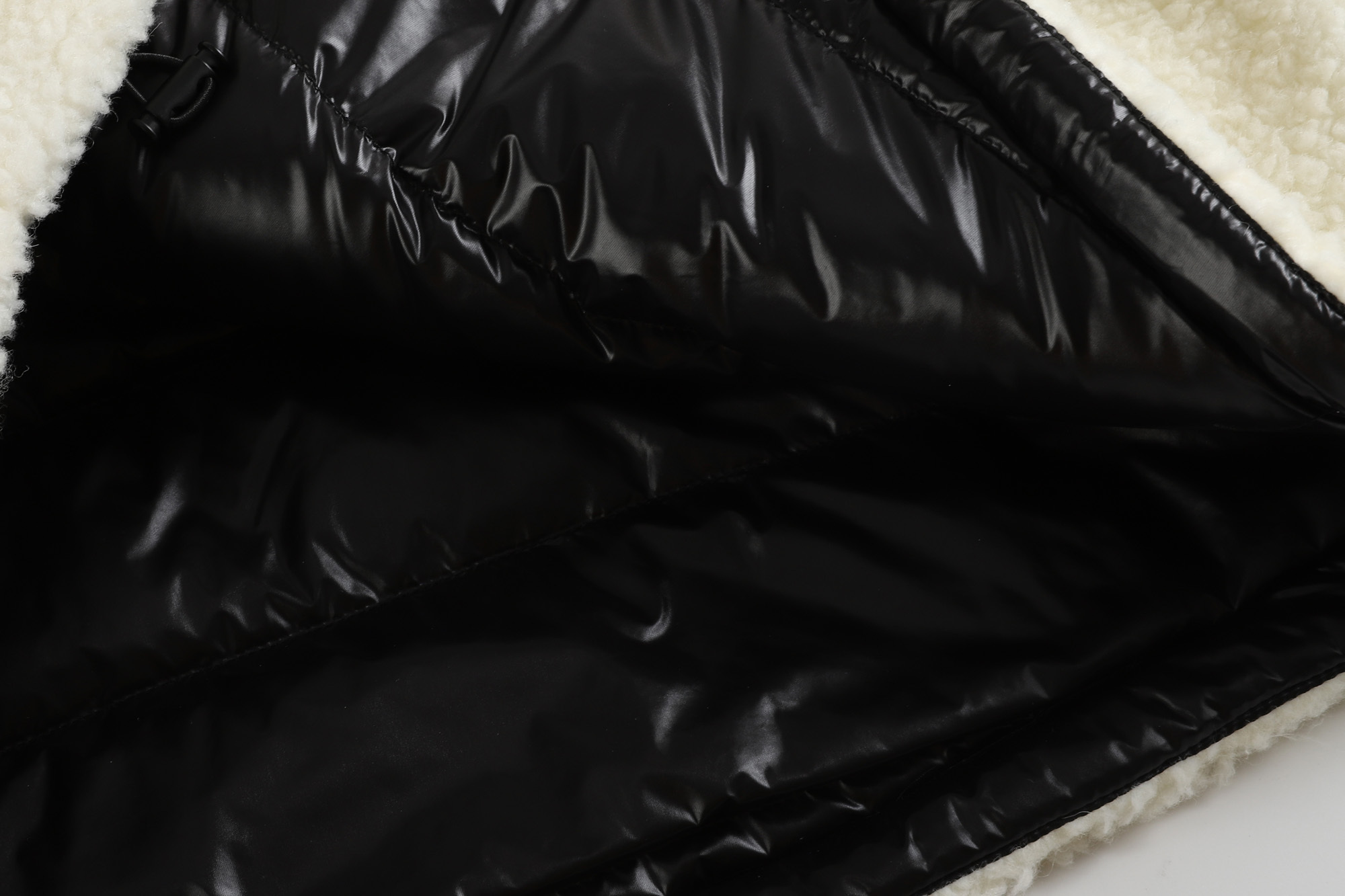 Liuregali Embroidered Logo Hooded Down Jacket In White