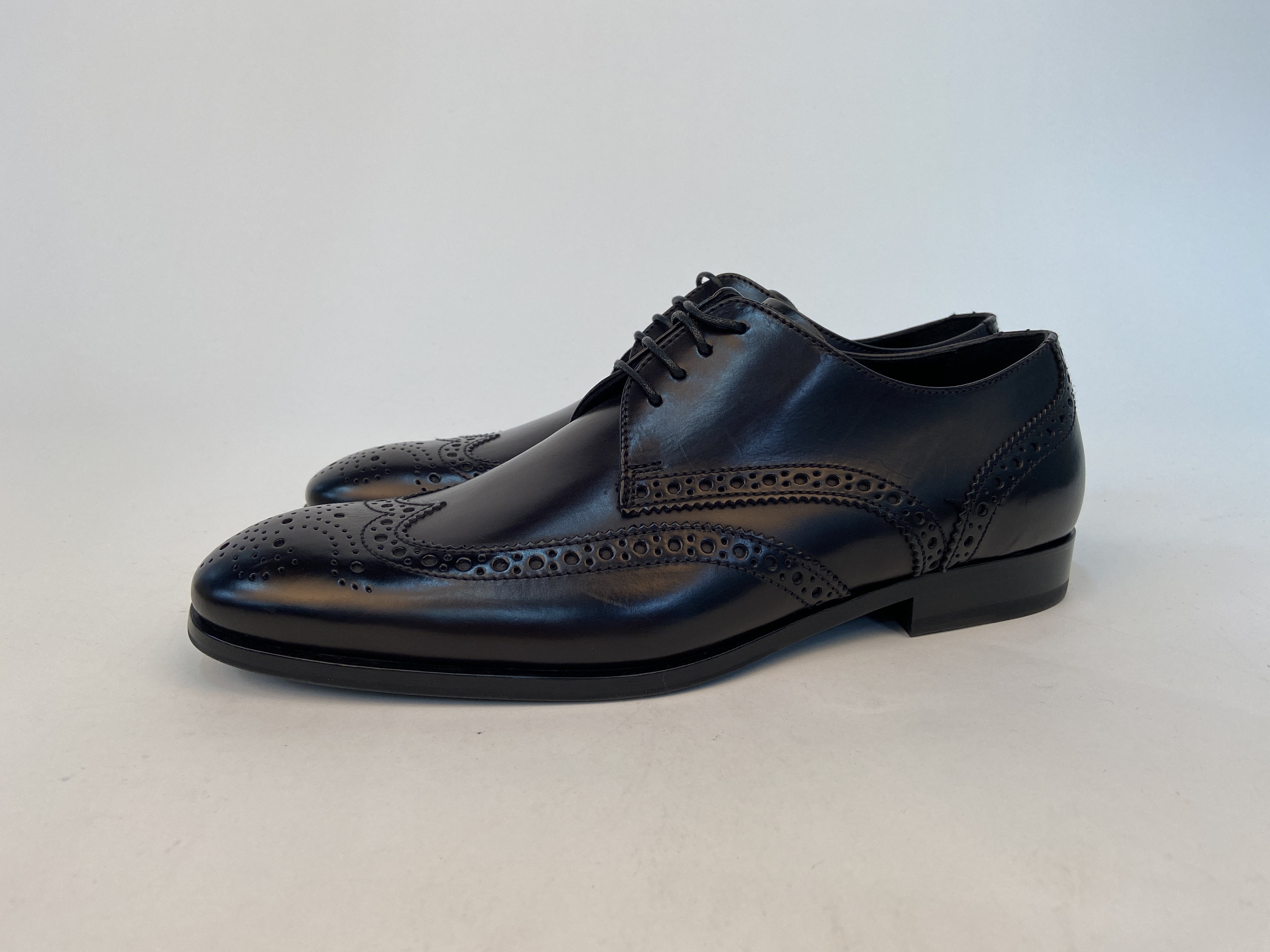 Giorgio Armani Logo Leisure Business Shoes In Black