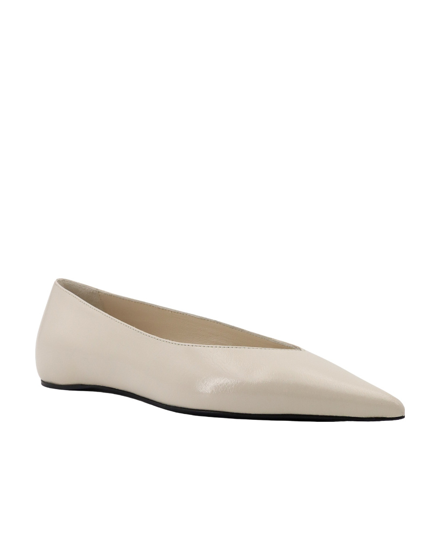 Totême Pointed Flat Shoes In Nude