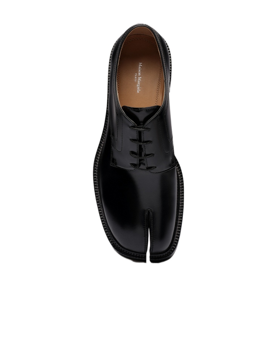 Maison Margiela Tabi Split-toe Glossed-leather Loafers In Black