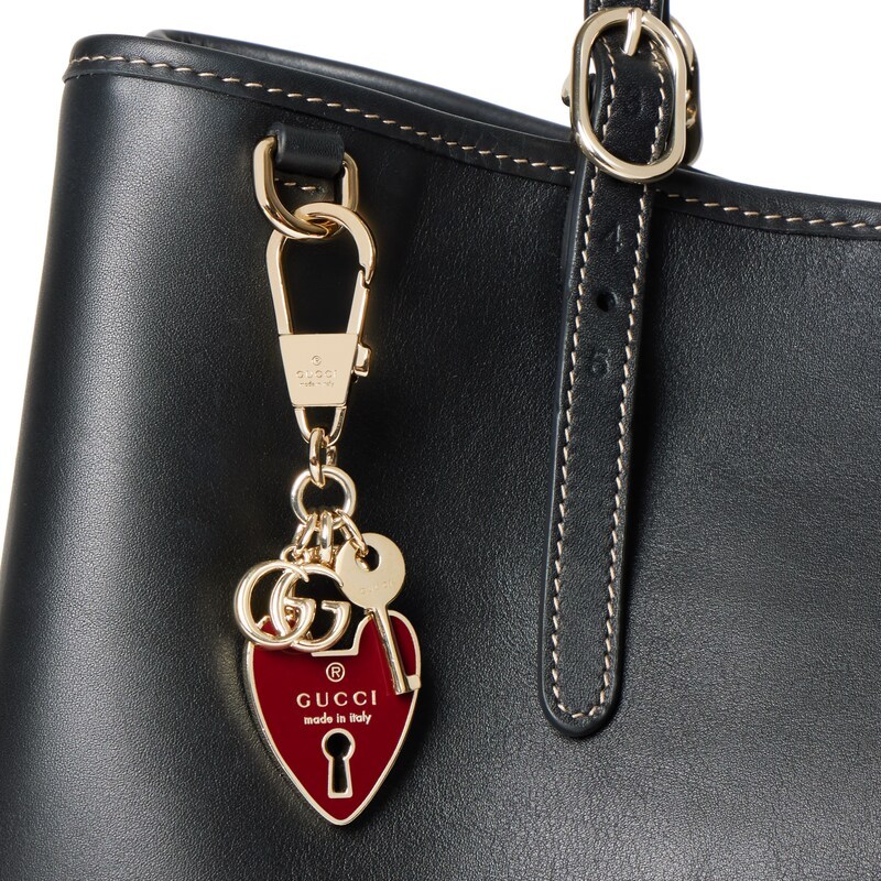 Gucci Heart-shaped Keychain In Metallic